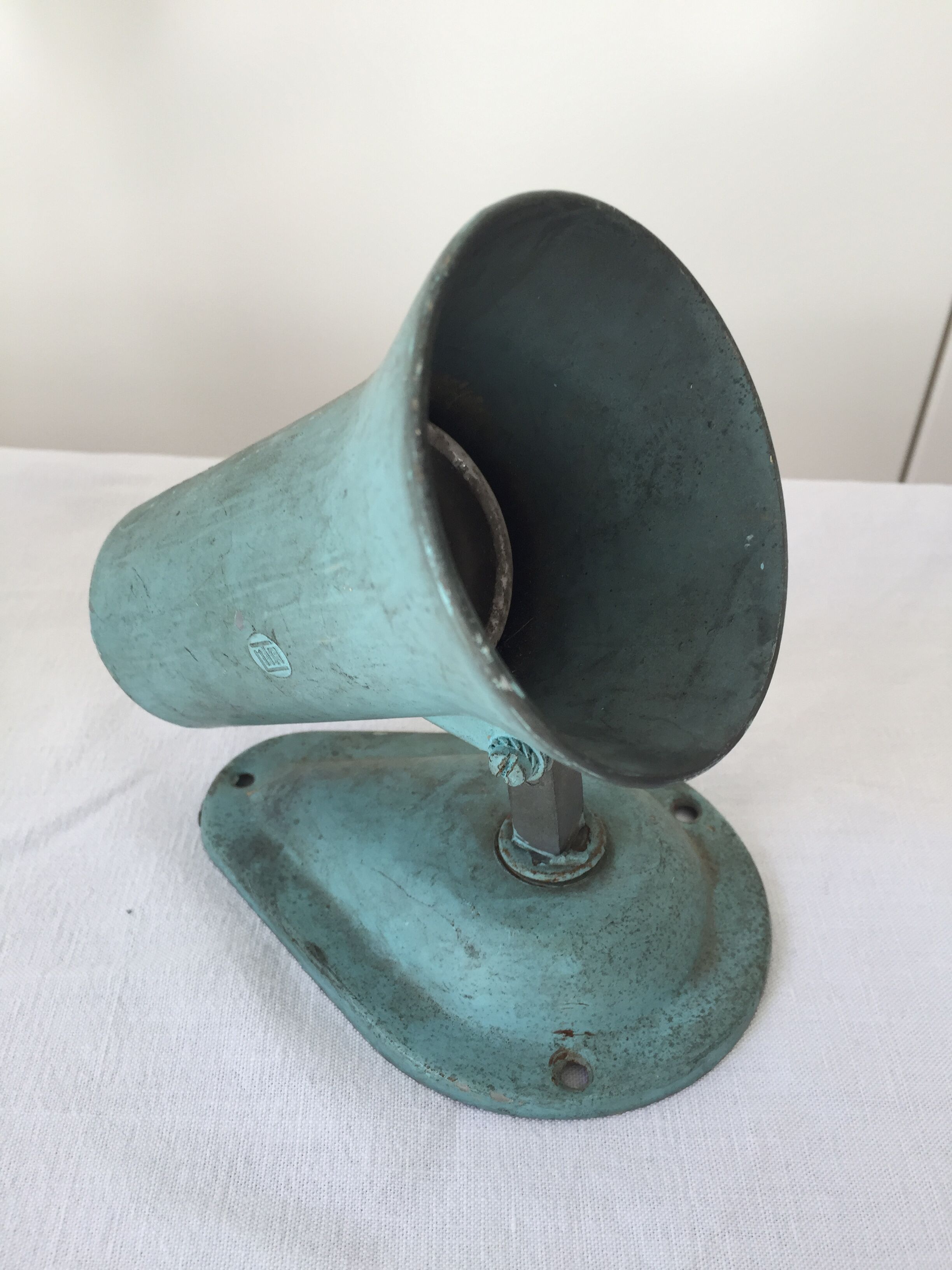 2 wall lights amps Lita