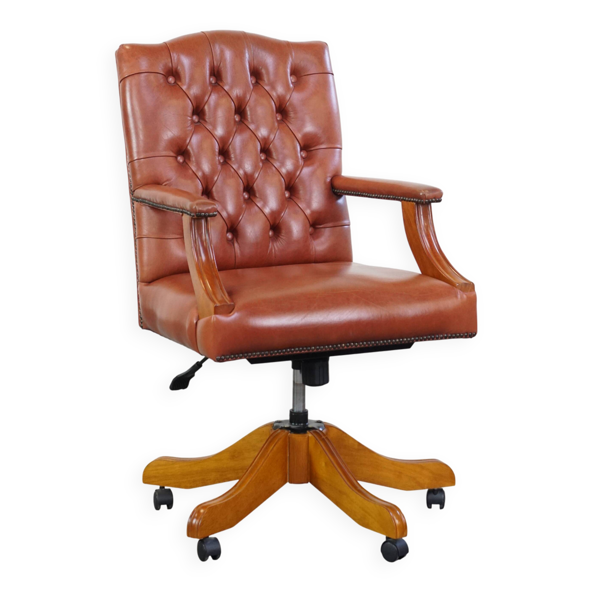 Height-adjustable leather English-style chesterfield office chair