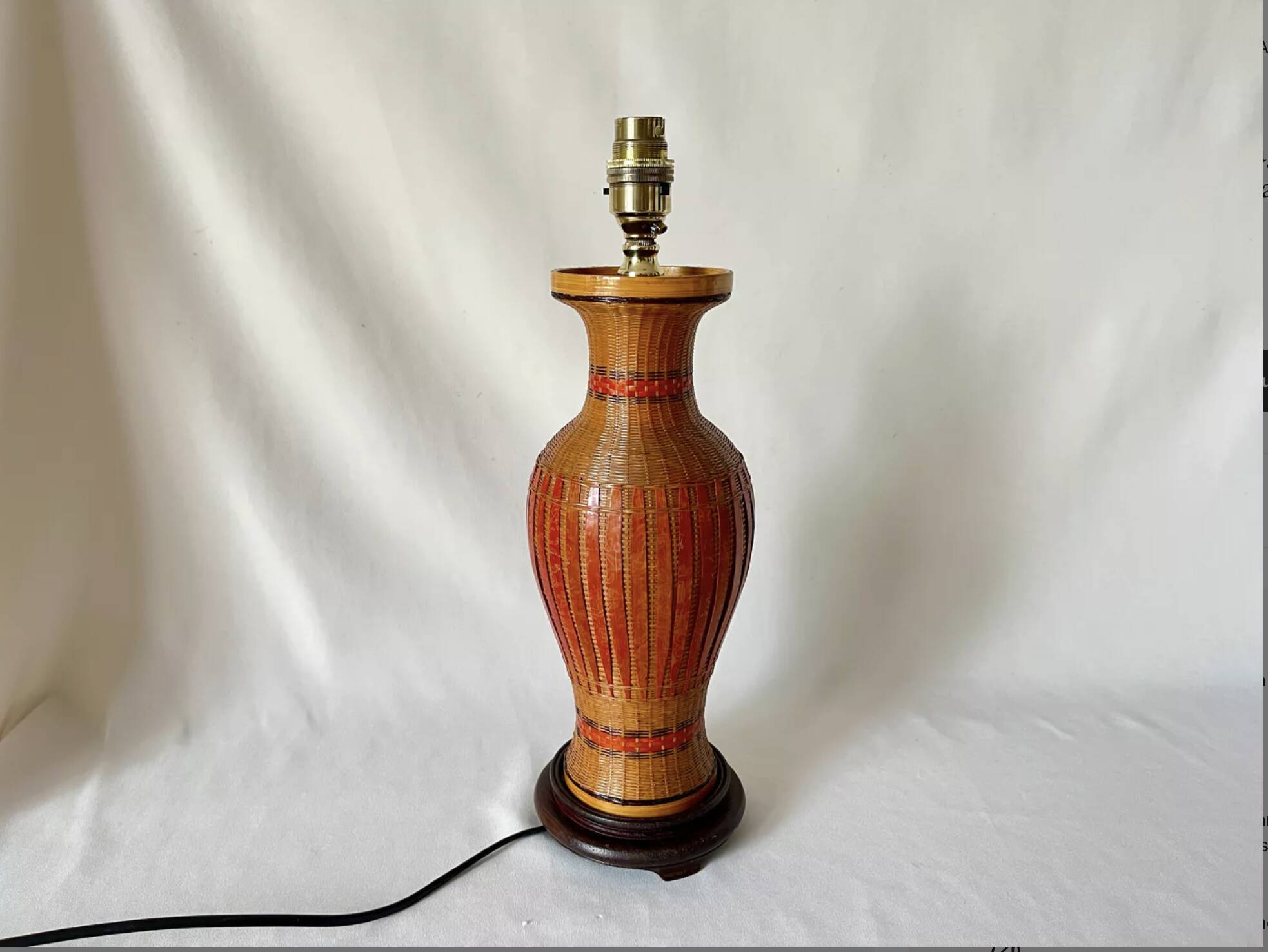 Vintage 1970s Chinese lamp base in woven bamboo on a porcelain vase