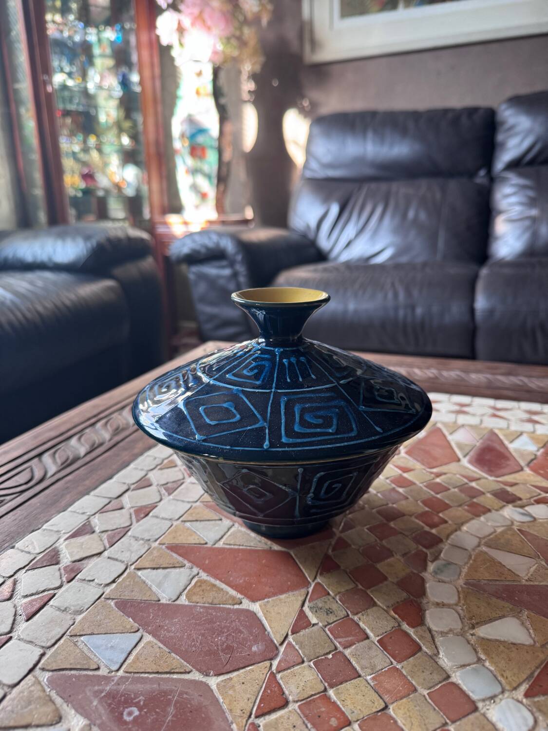 Candy dish - pot with lid