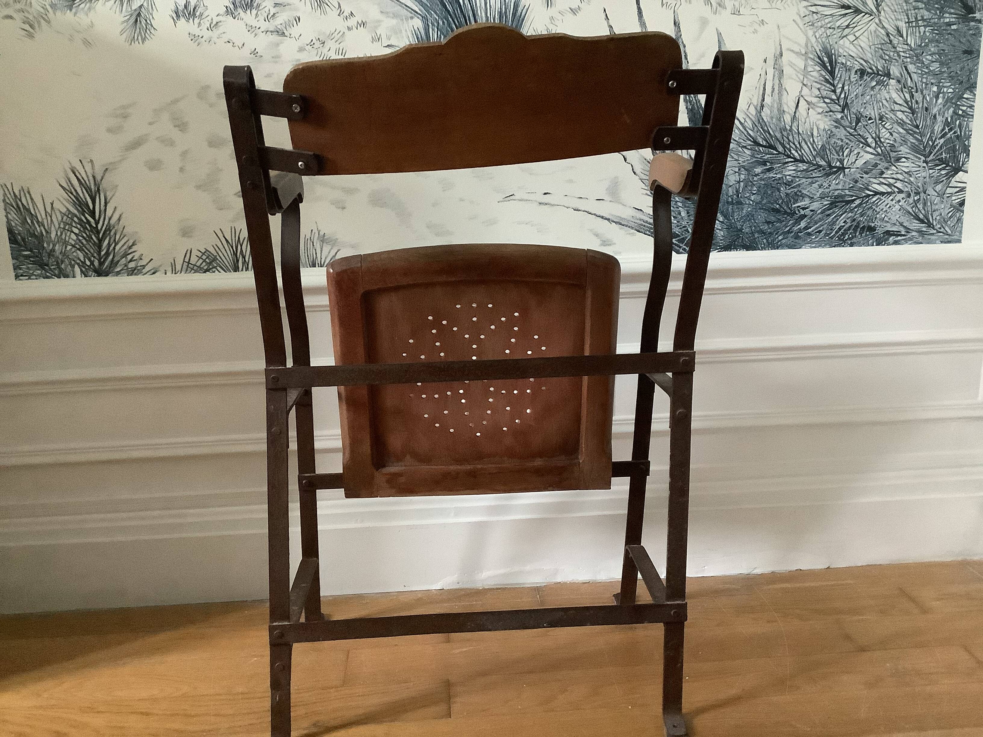 Wooden folding theater chair