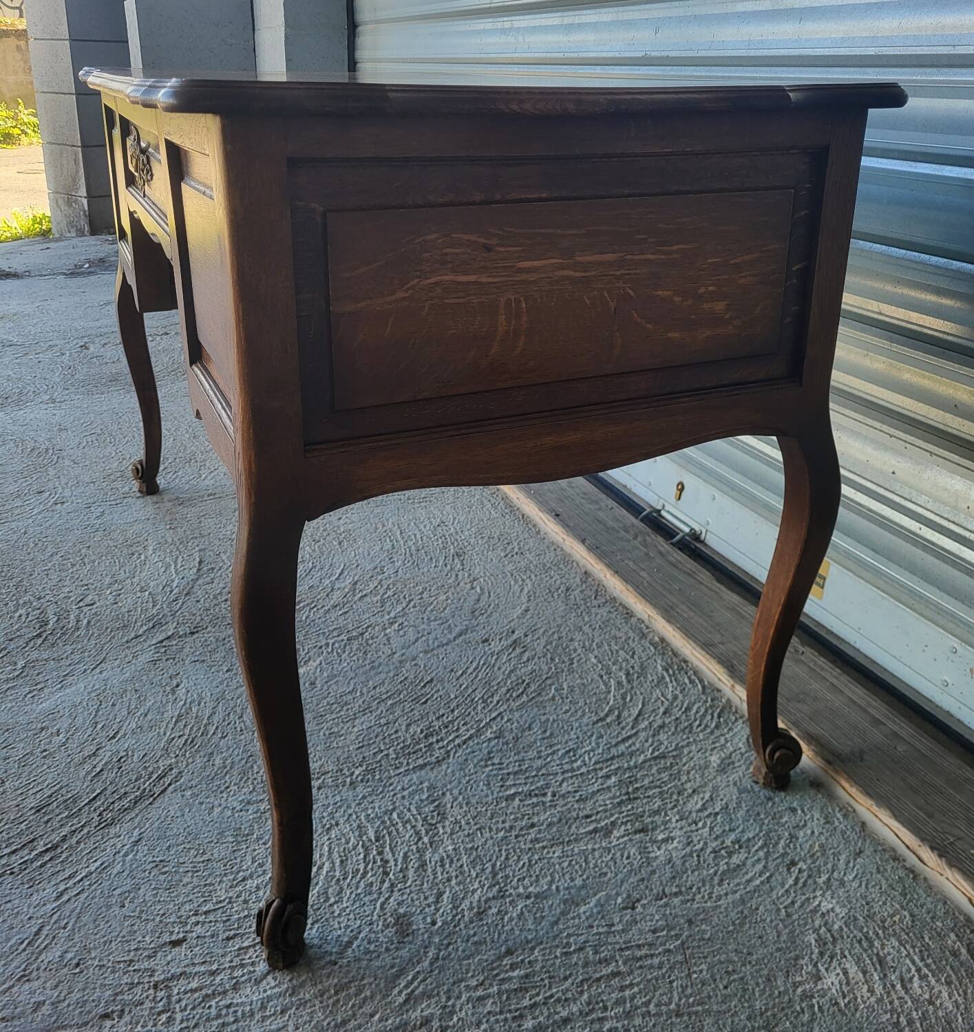 Minister's desk in Louis XV marquetry style