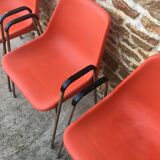 3 chairs with armrests Robin Day