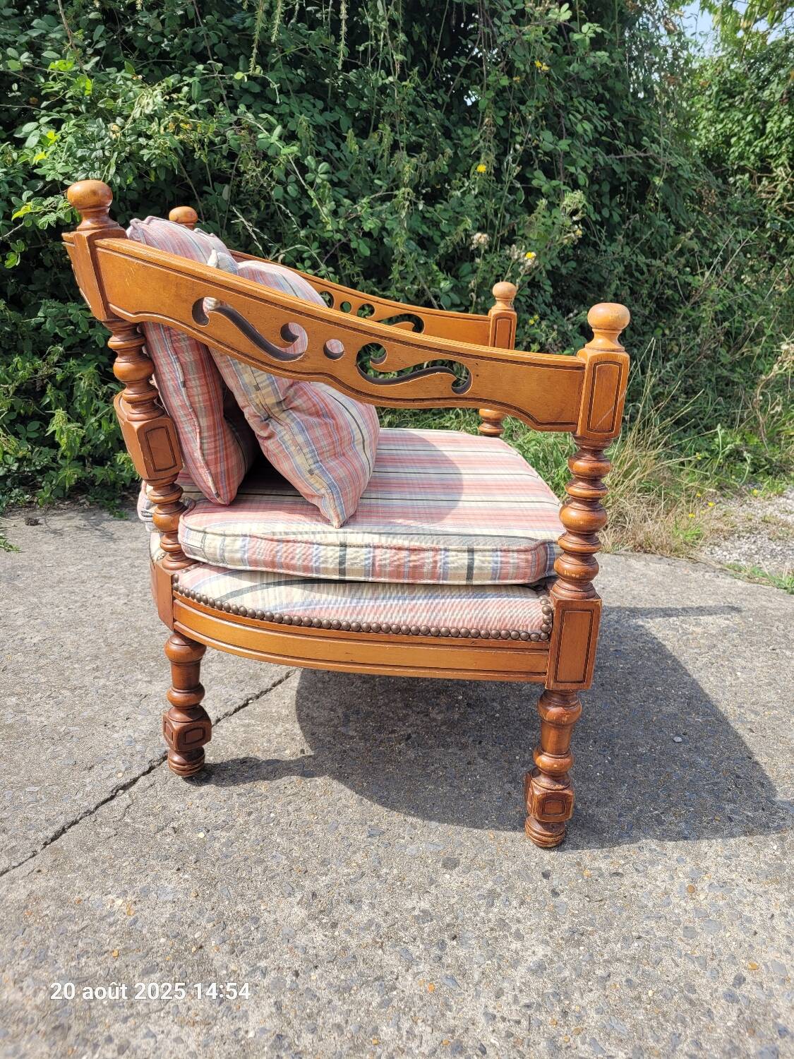 2 wooden armchairs by Giorgetti from the Gallery series from the 1970s.