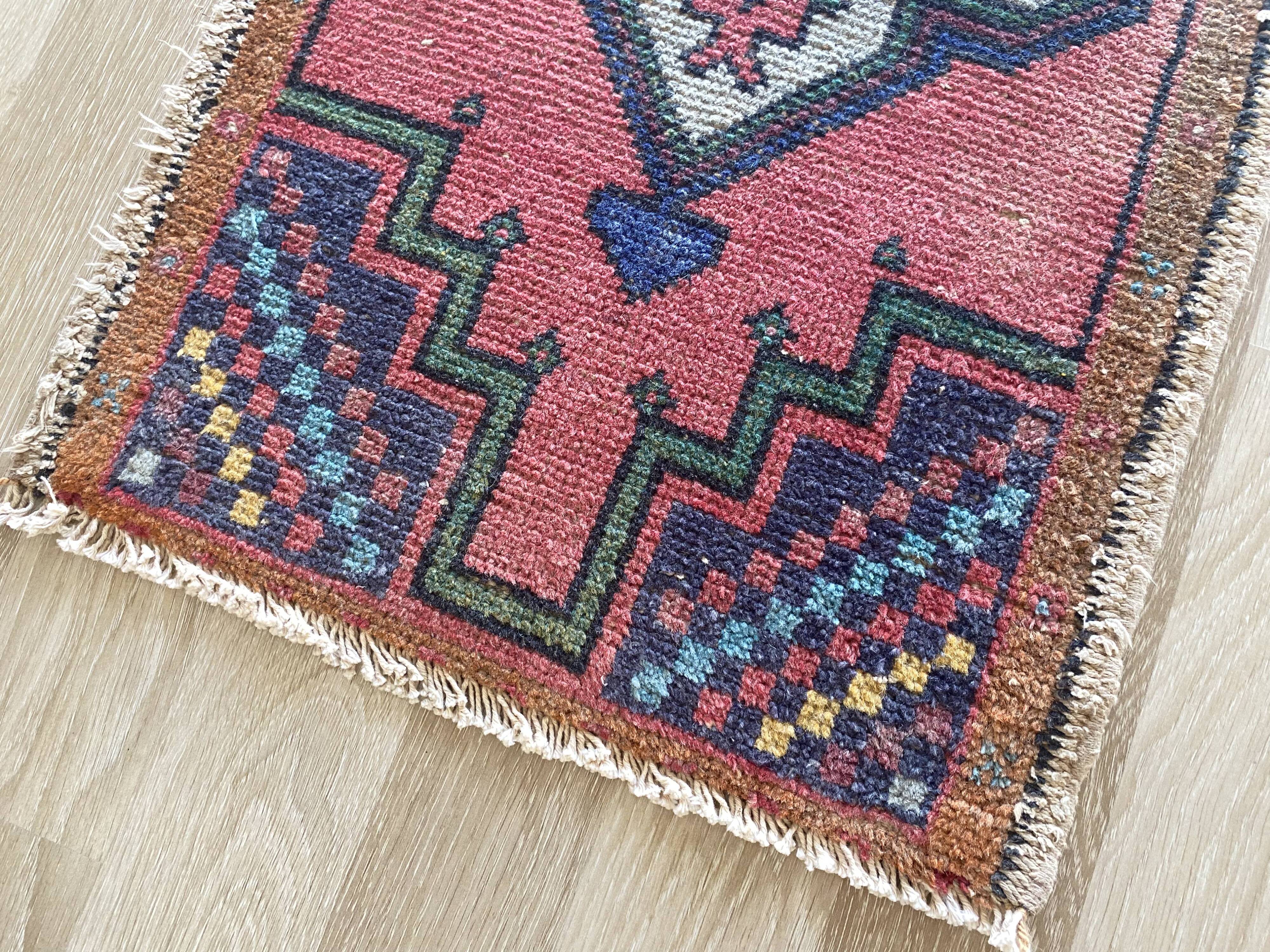 Small rug, Turkish vintage rug, Hand knotted rug,Mini door mat rug 48x85 Cm