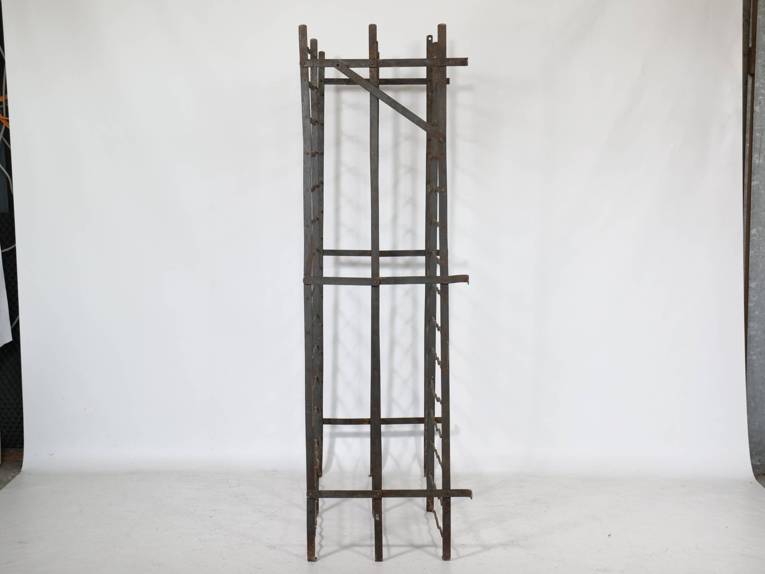 Grand casier à vin vintage en métal, 1960s