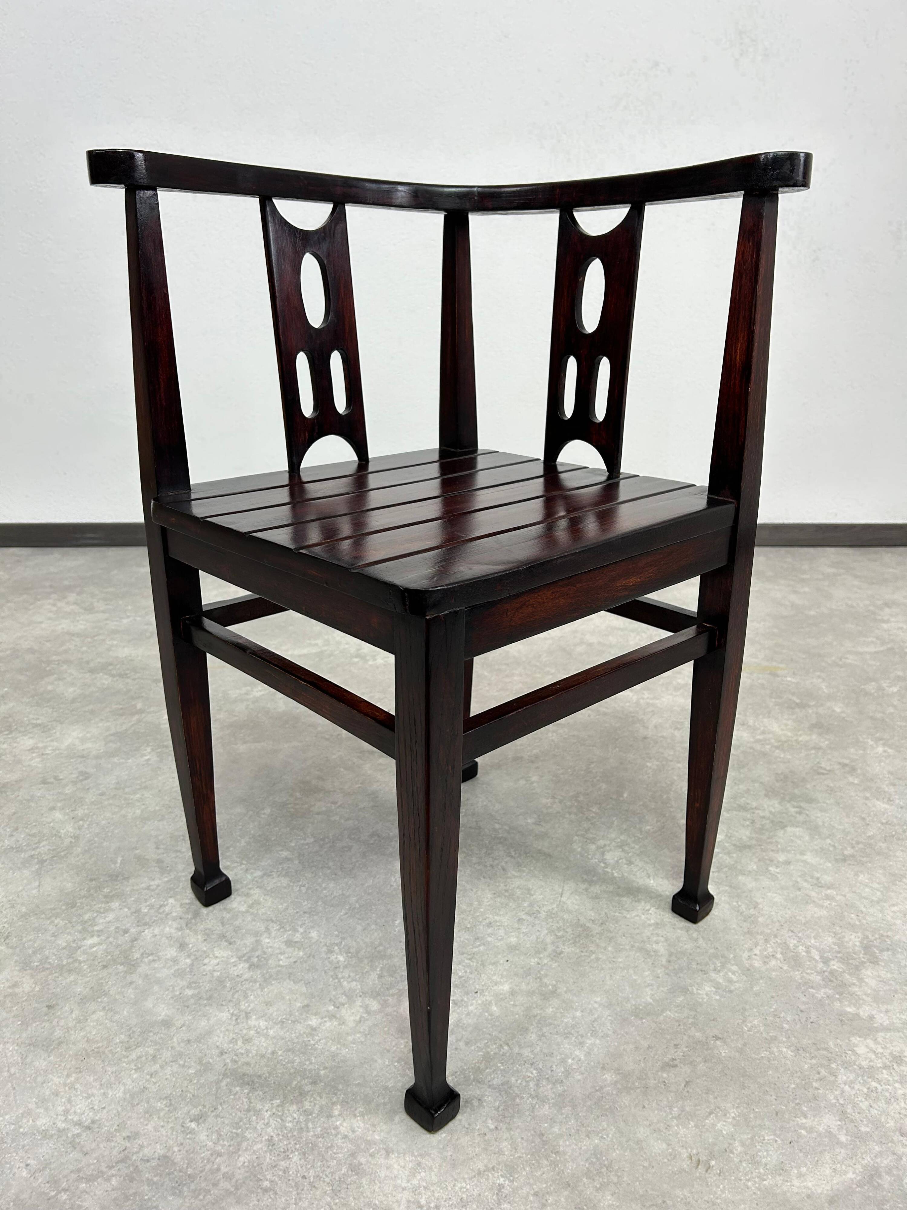 Fauteuil d'angle Jugendstil attribué à Josef Hoffmann