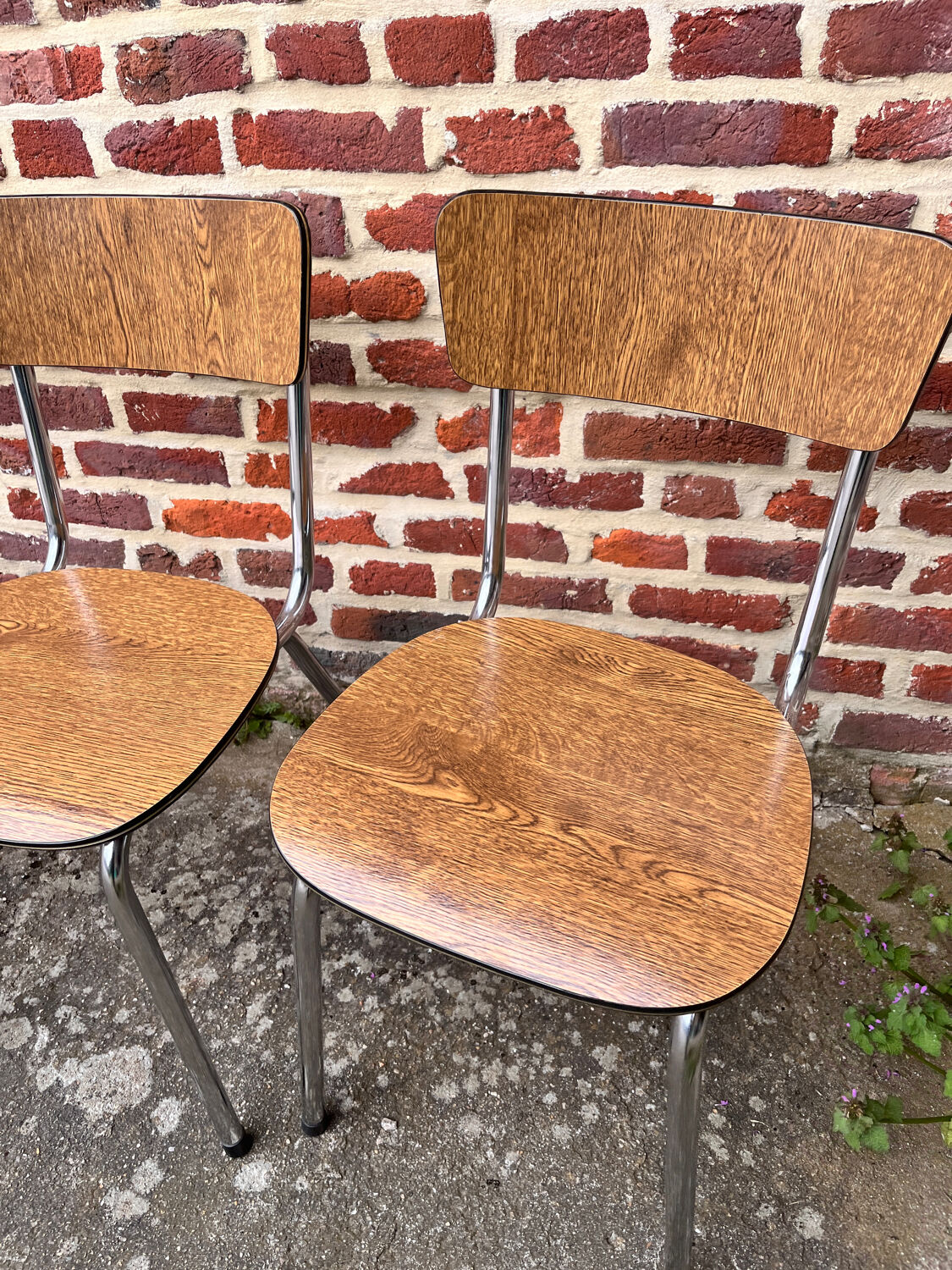 Set of 4 formica chairs