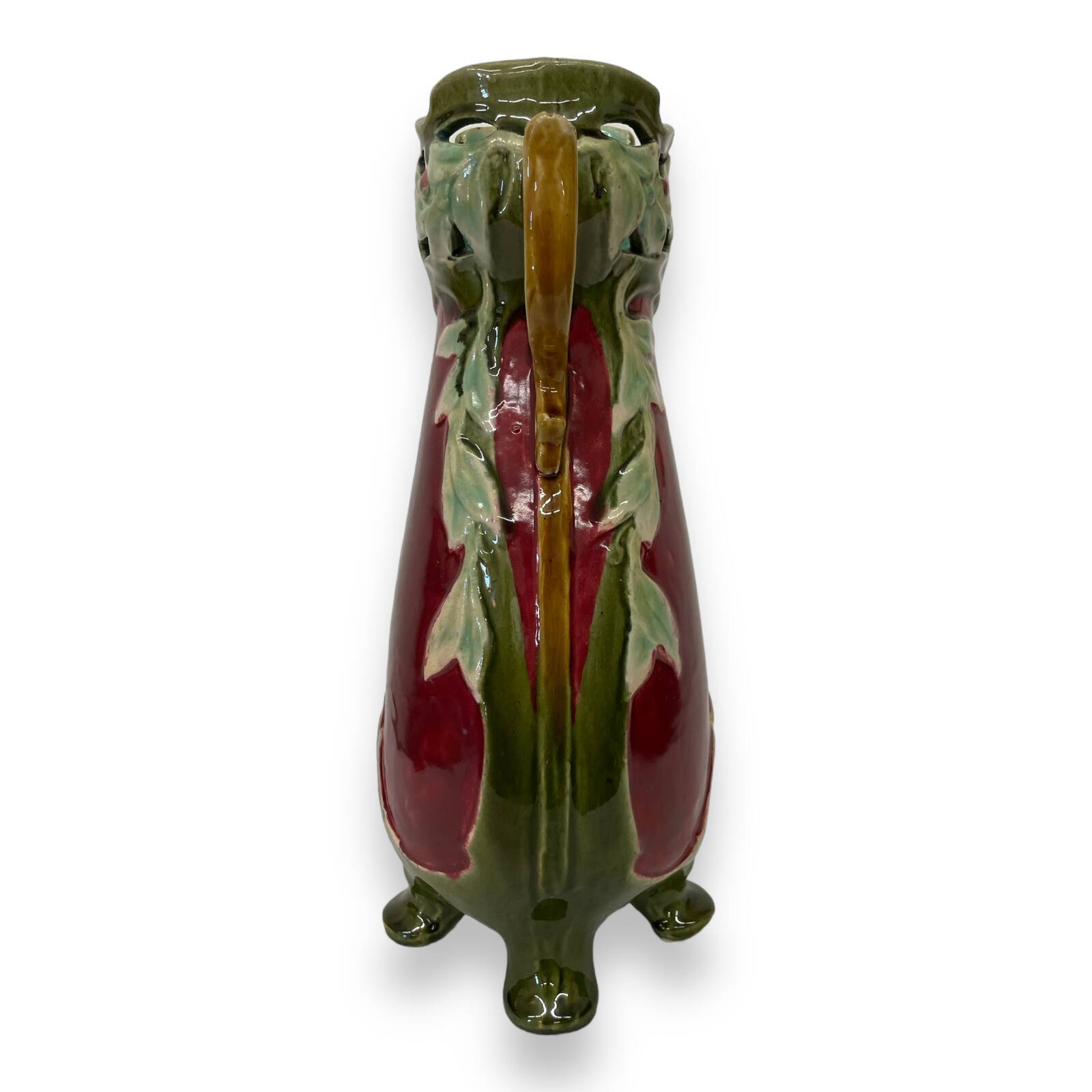 Slip floral decoration signed FM