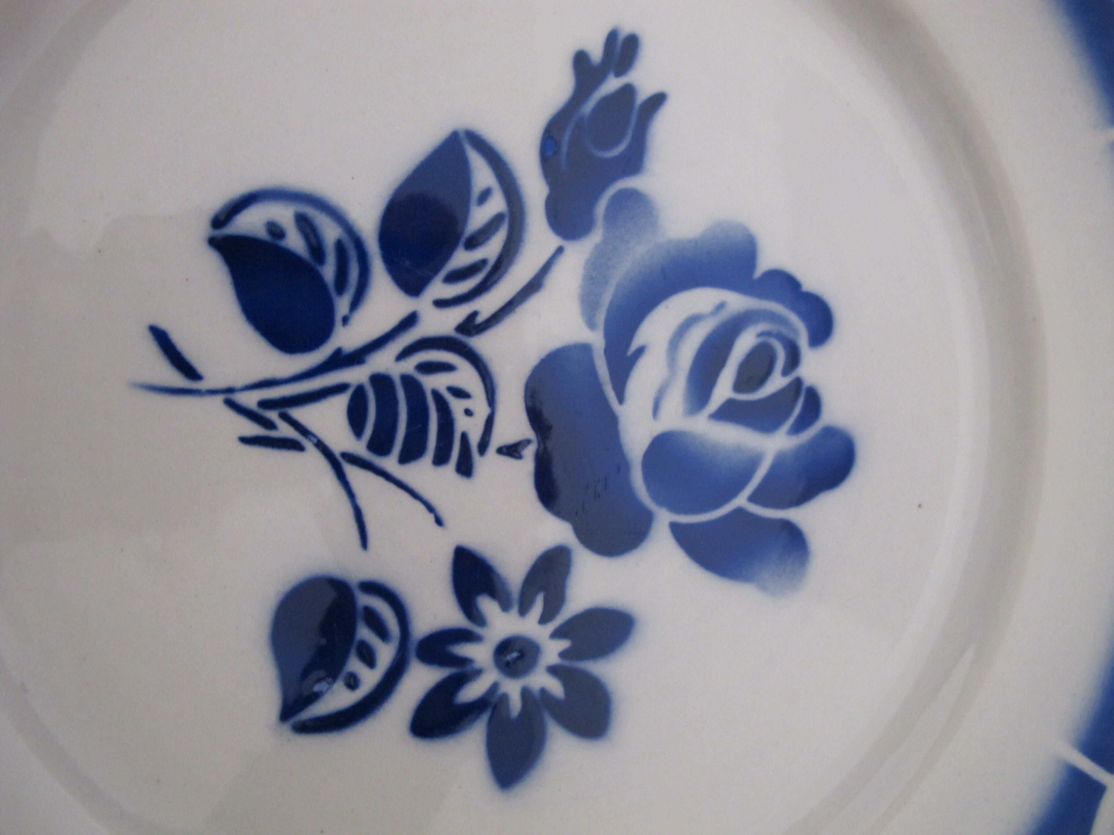 6 vintage plates