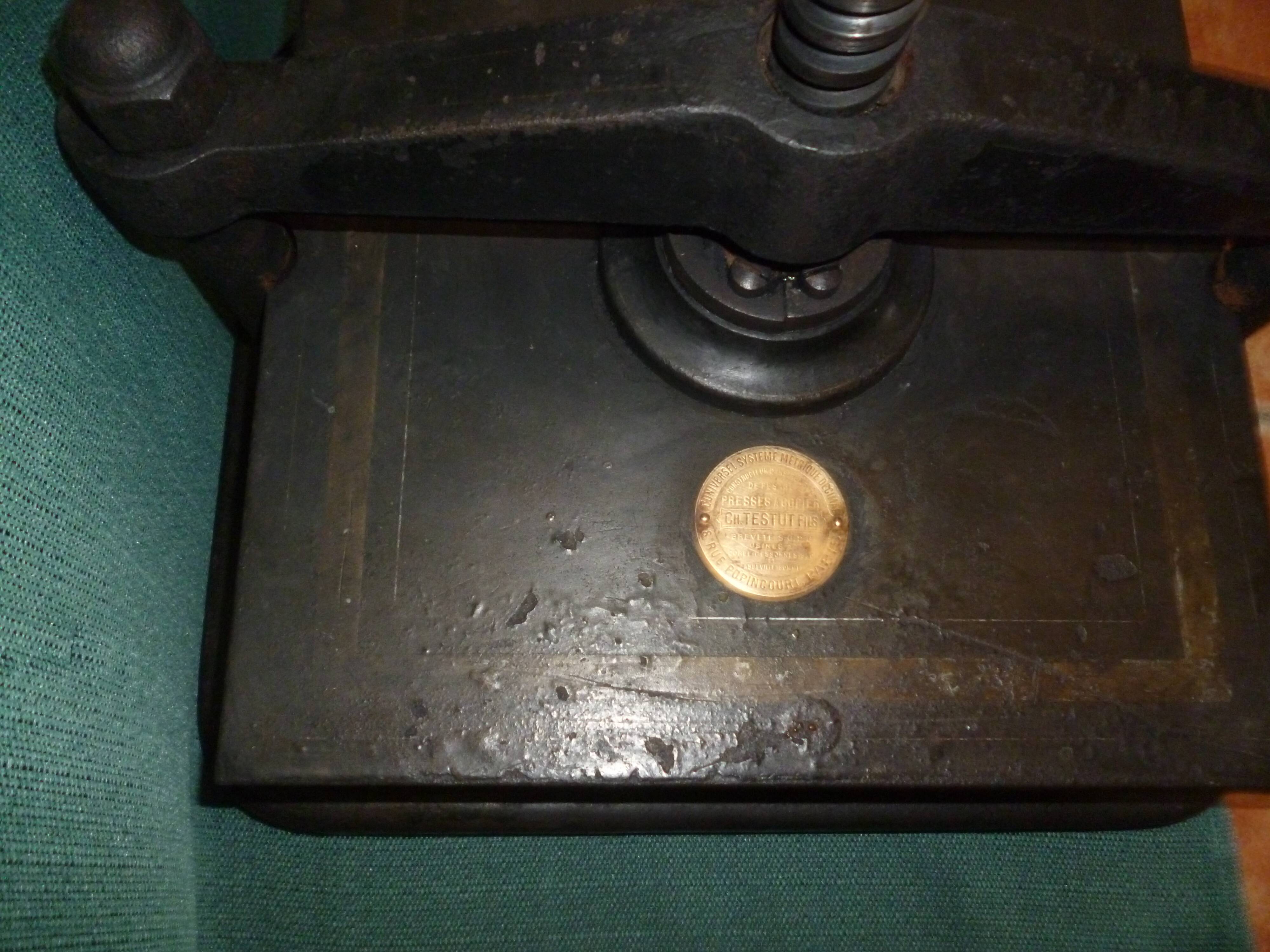 Sgdg patented testut press