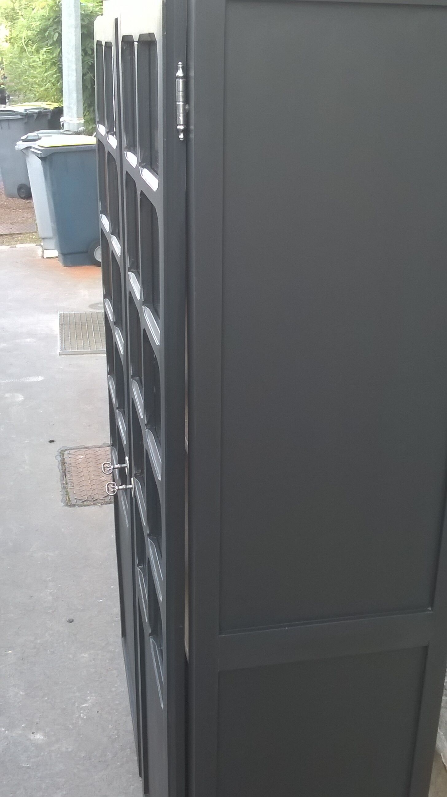 Parisian showcase cabinet