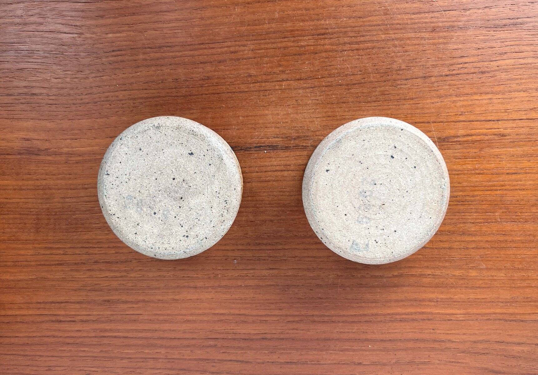 Set of 2 studio pottery bowls in modern mid-century Danish style by Tue Poulsen for Tue Keramik, 1960s.