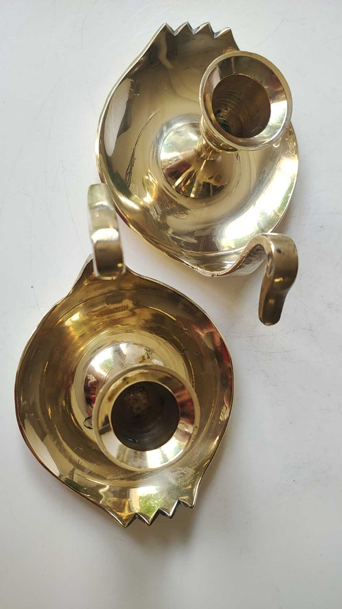 Pair of hand candle holders/Cellar rats shape swans, in polished brass. 1950s