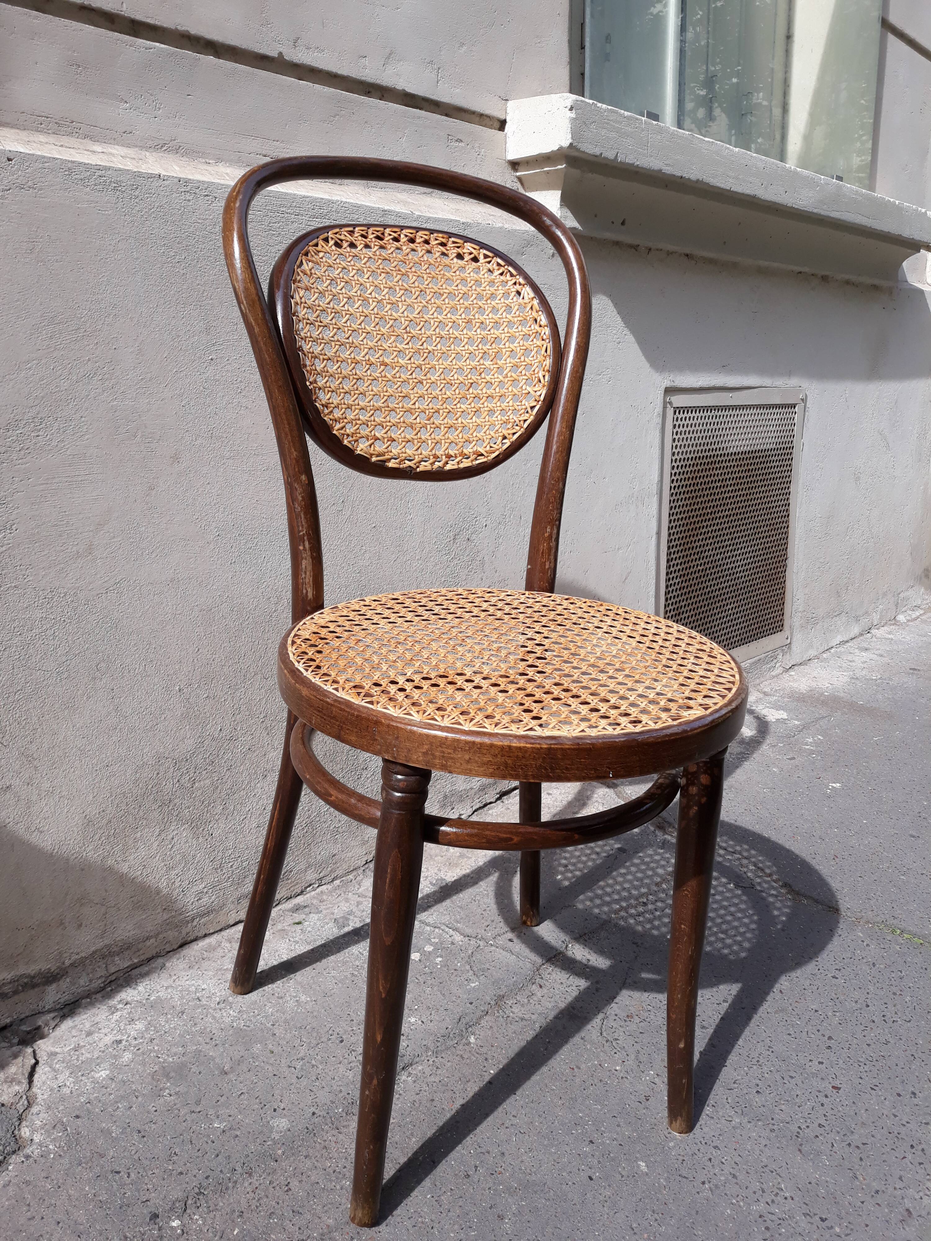 Vintage bistro chair model Thonet
