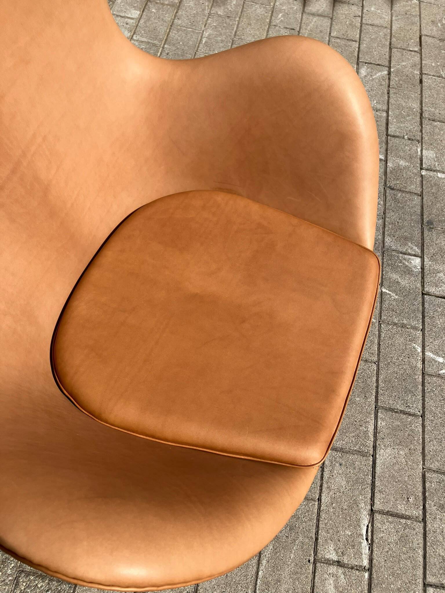 Fritz Hansen Egg Chair 07-'63 Cognac Camel vintage leather NEW CONDITION!!