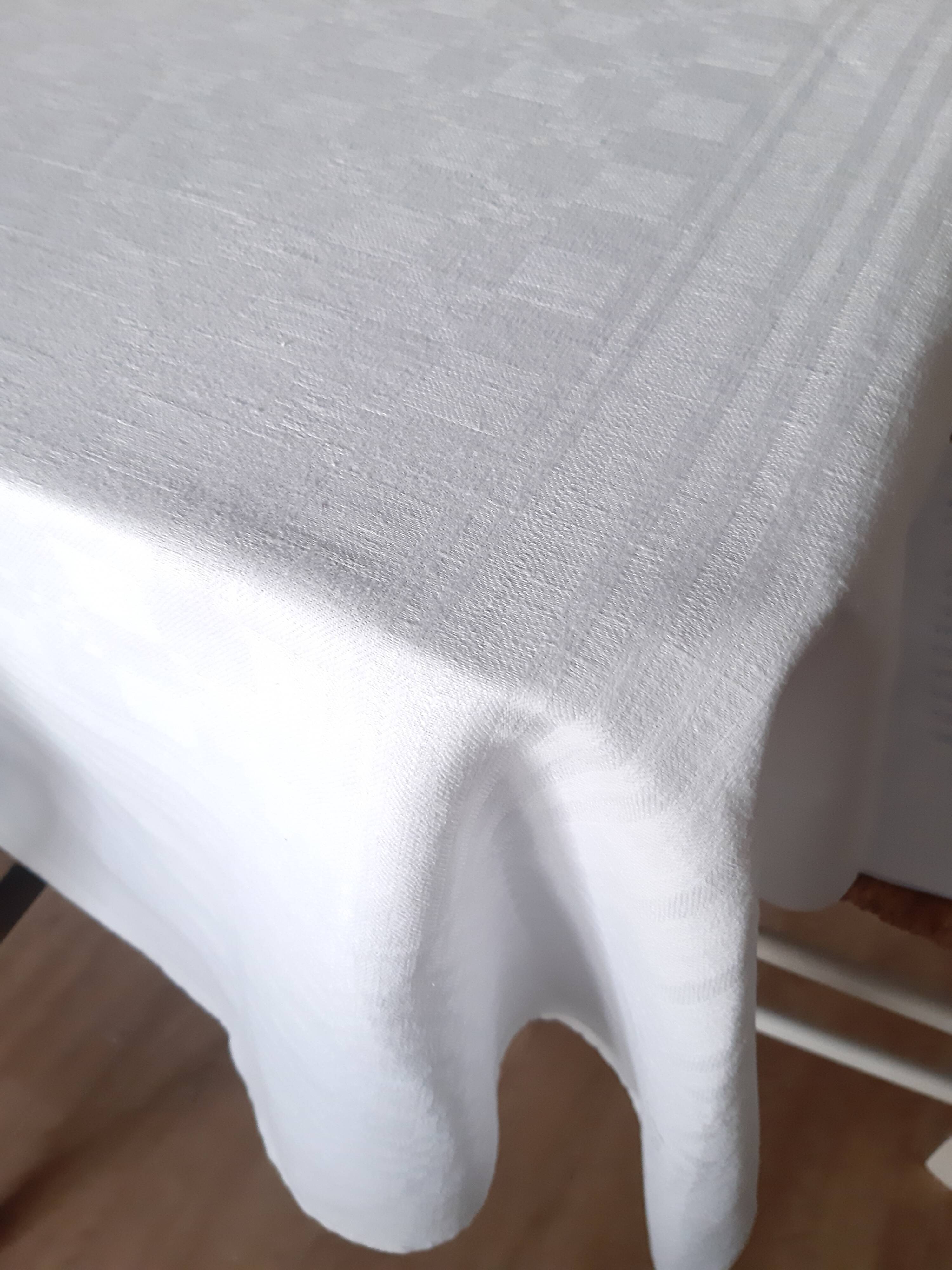 Nappe ancienne damassée B.L