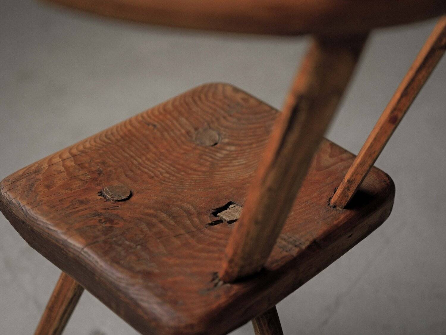 Small alpine chair in solid pine, folk art, early 20th century.