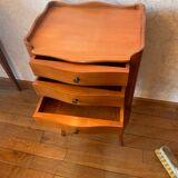 Table de chevet de style
