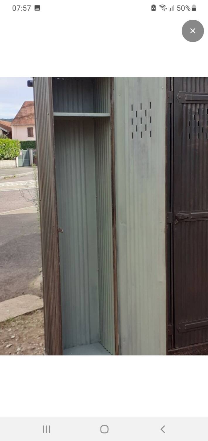 Strafor locker room furniture