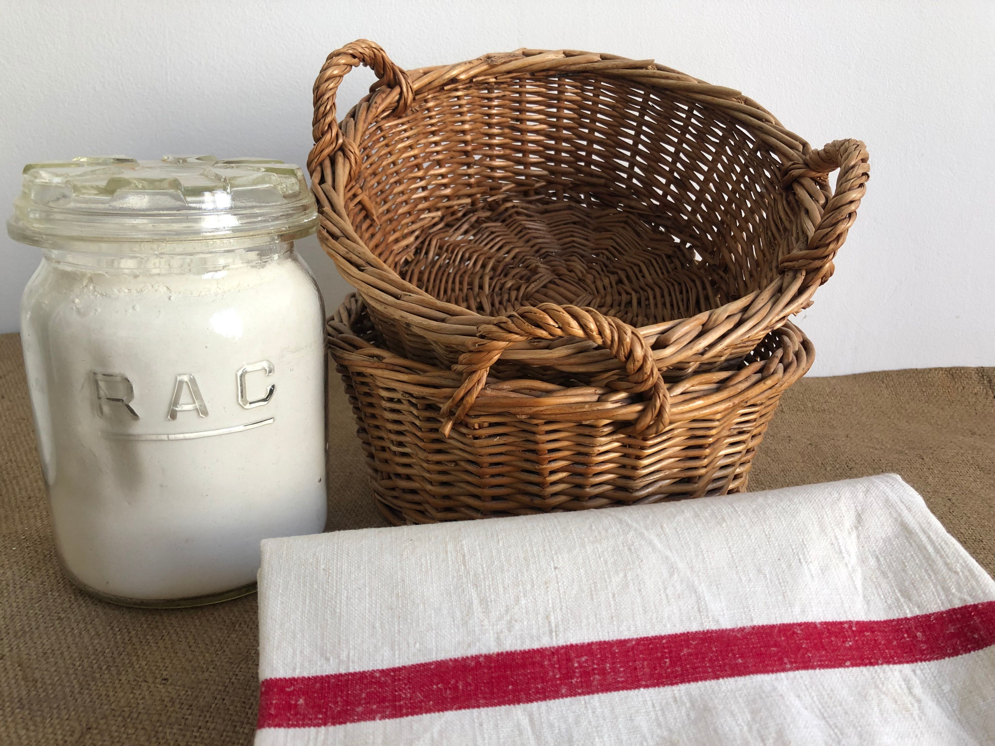 Set of 2 wicker baskets, kitchen decoration