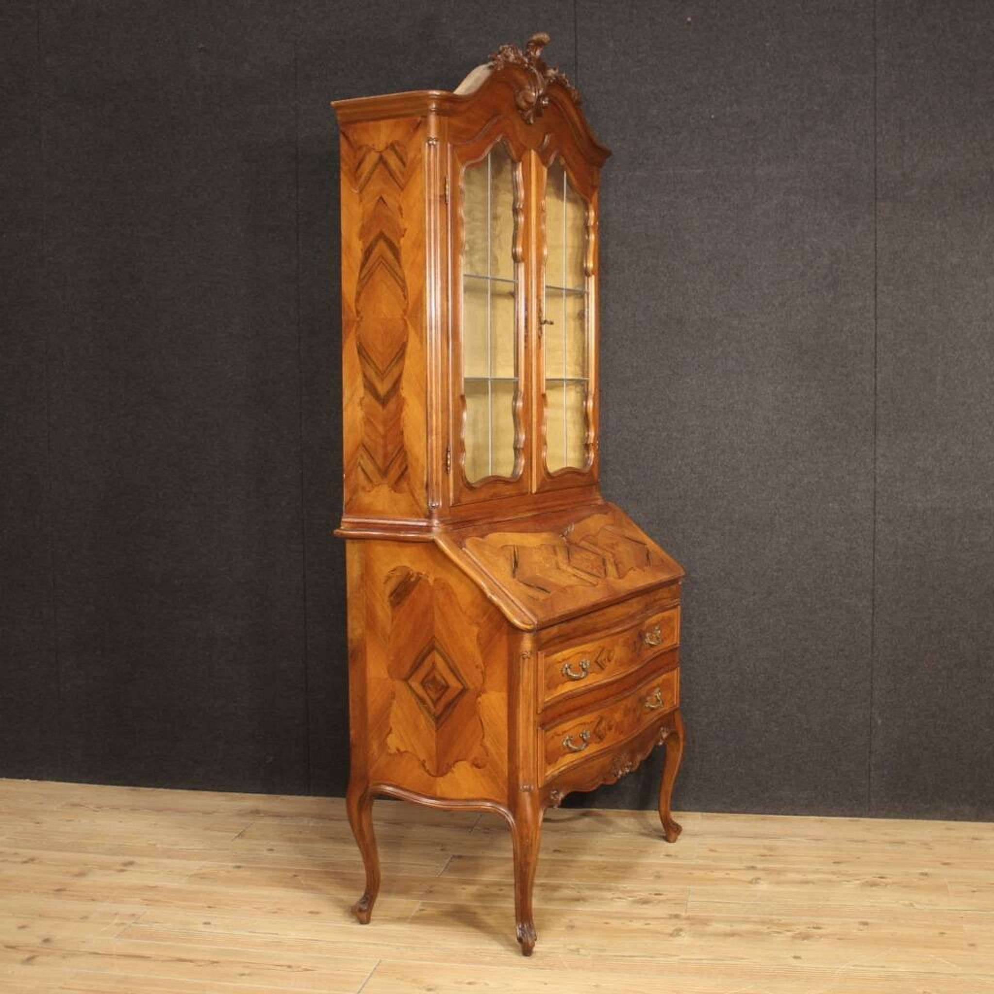 Élégante vitrine italienne à double corps des années 1950