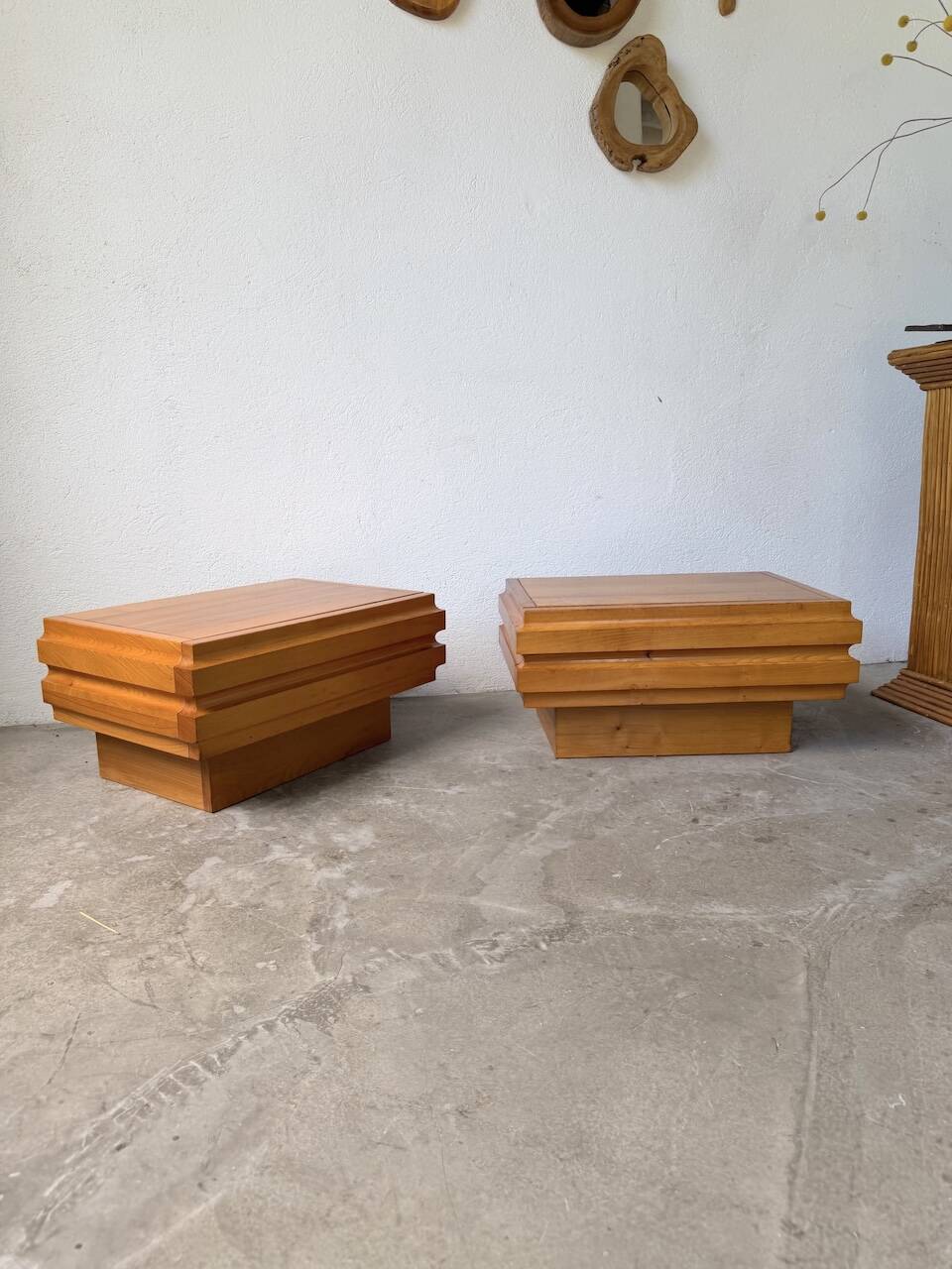 Paire de chevets en orme Maison Regain