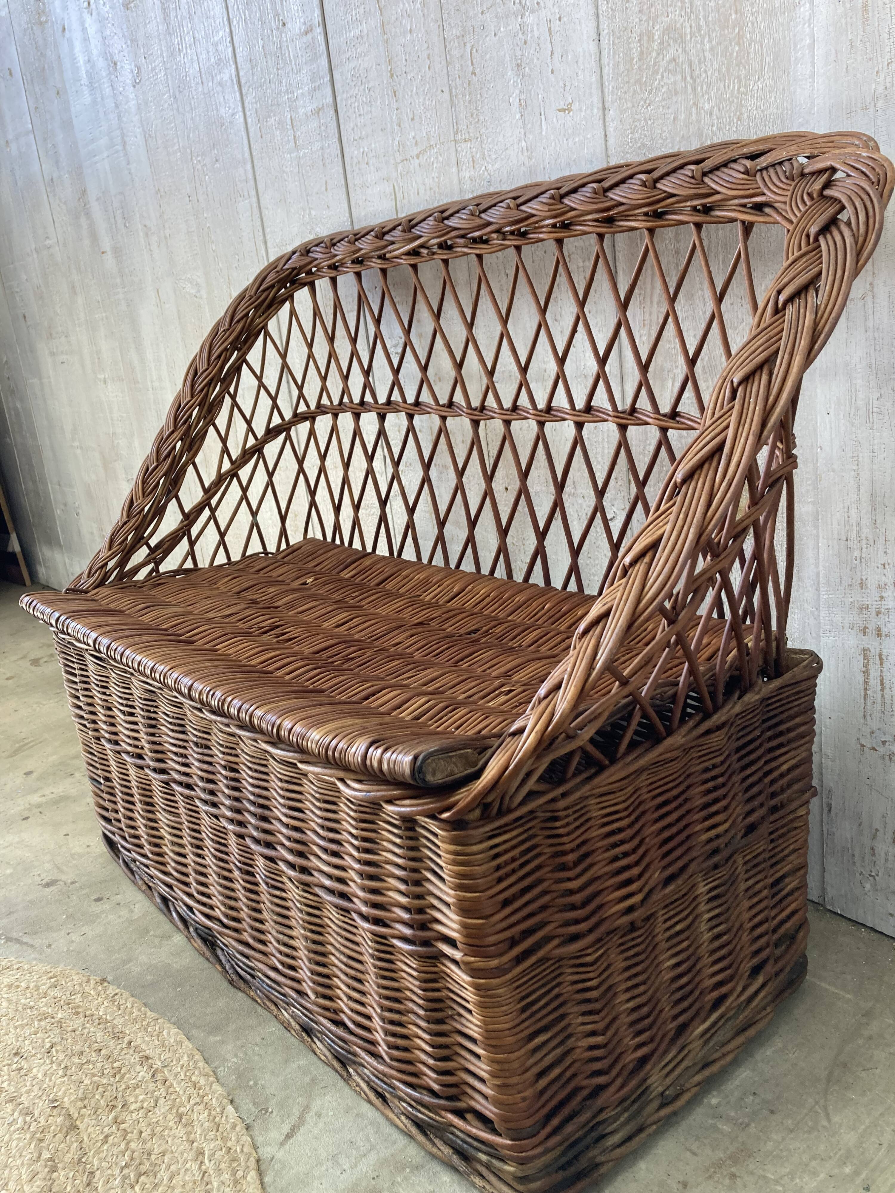 Coffre/banc en osier vintage