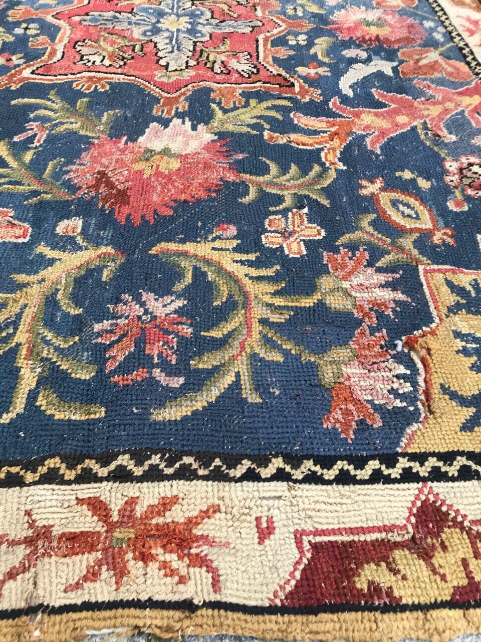 Ancient Portuguese dot rugiola 168x258 cm