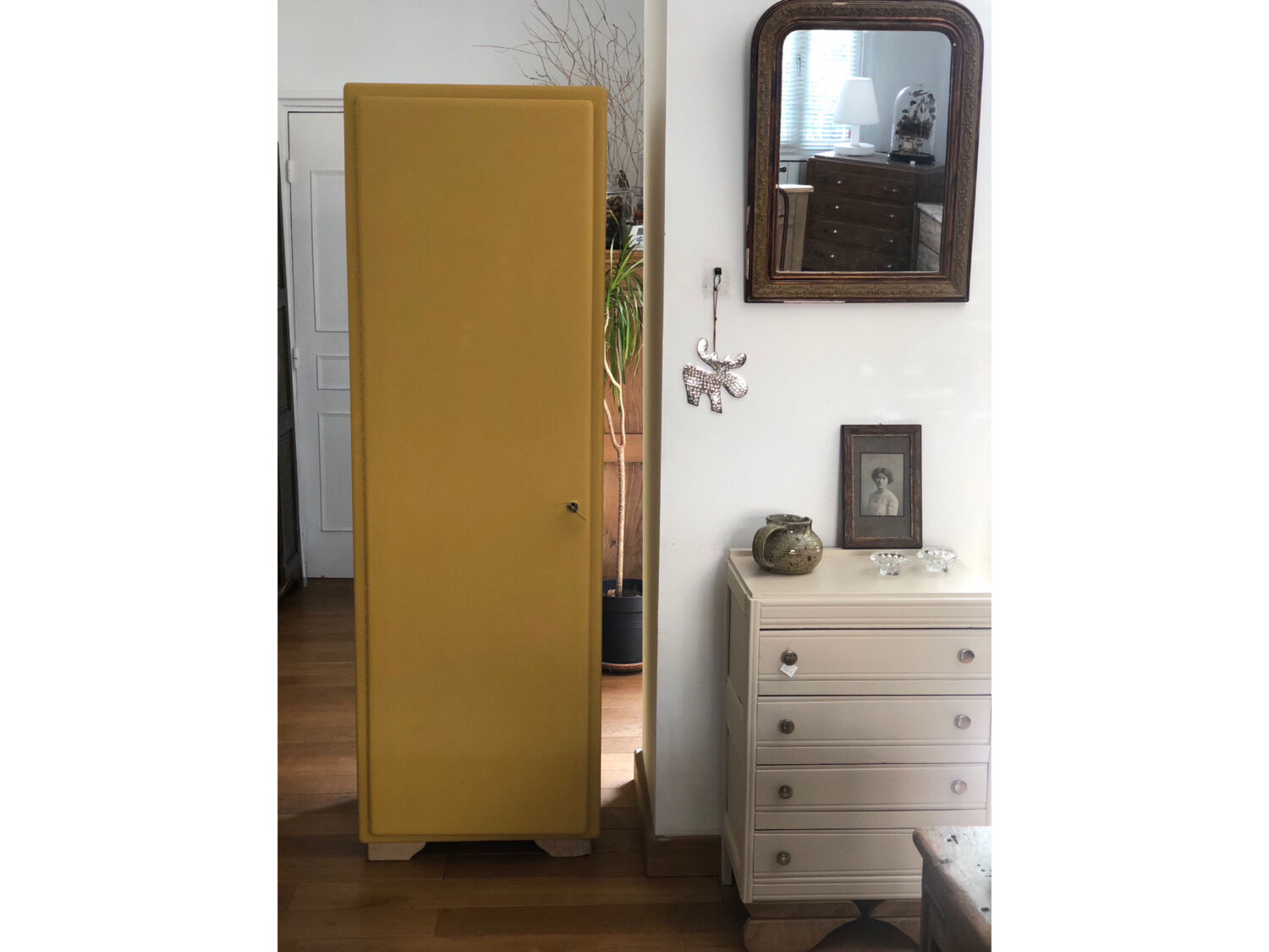 Vintage wardrobe with 1 door in Mado style