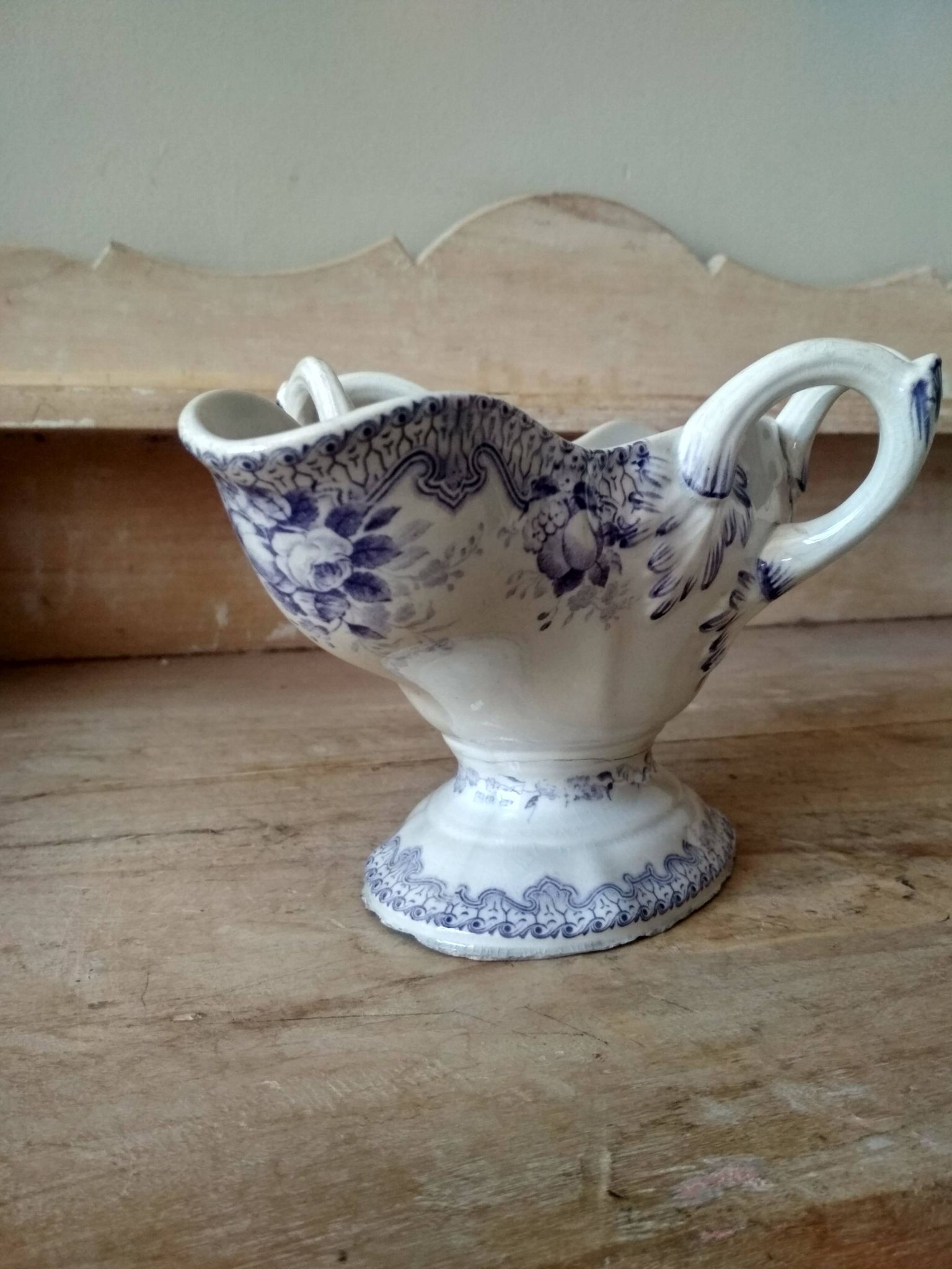 Iron earth gravy boat, Bouquet Creil & Montereau model, early 20th century