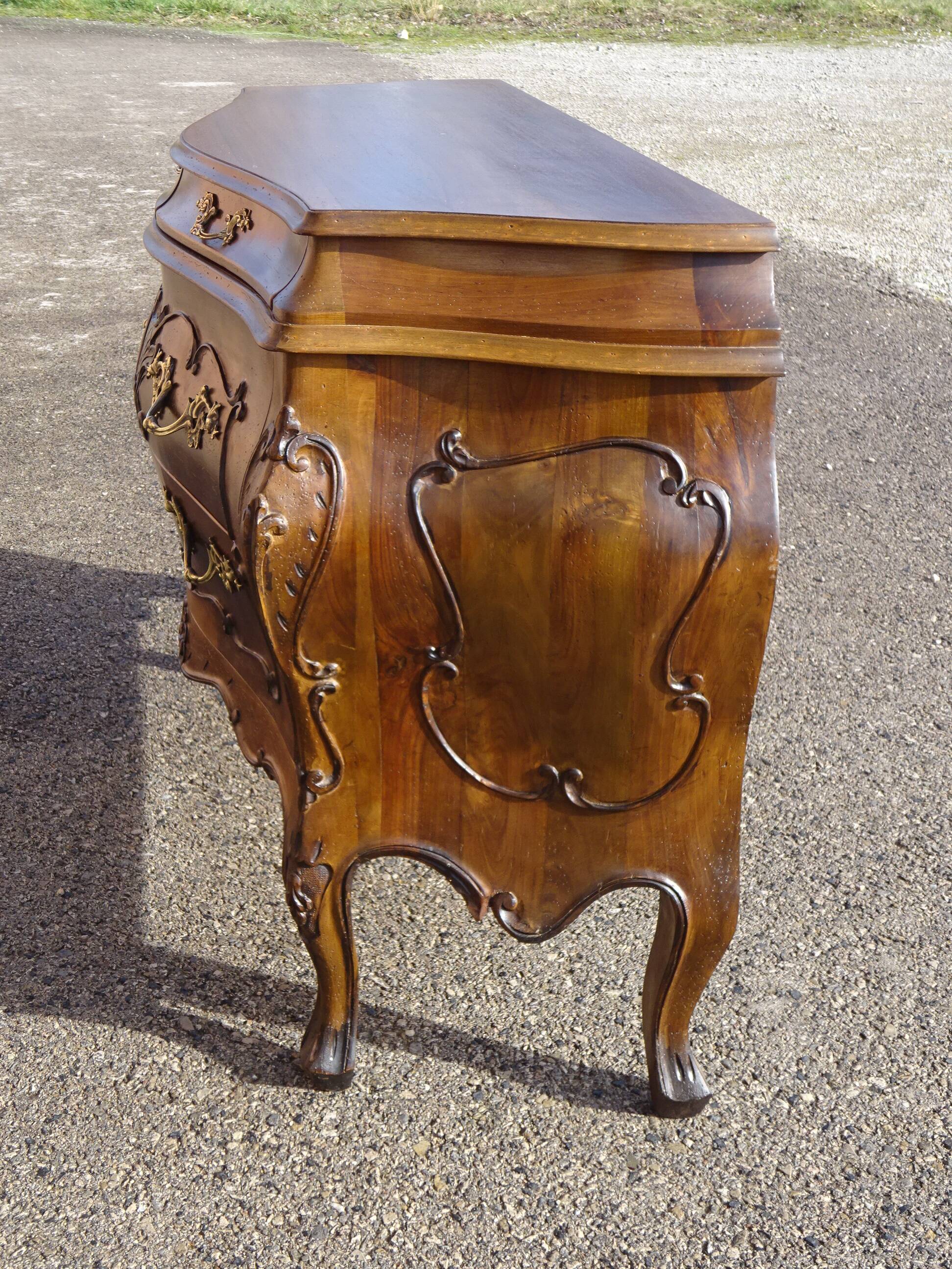 Coffin-style chest of drawers in walnut