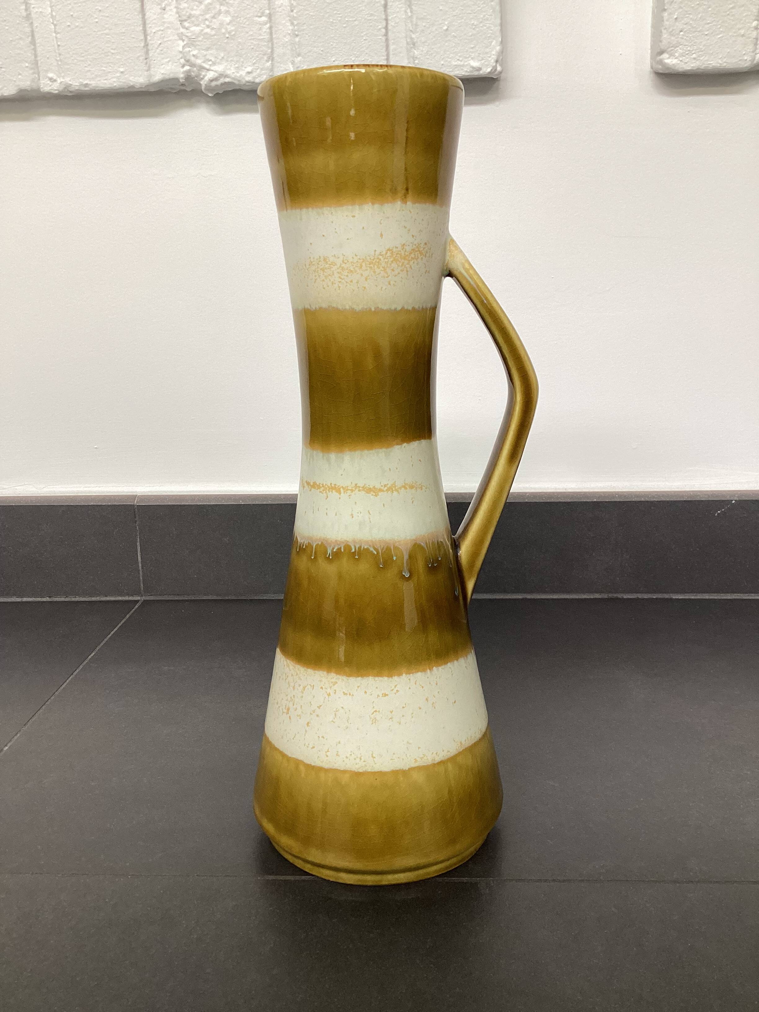 Bay West Germany vase, West German ceramics, 1960s-1970s
