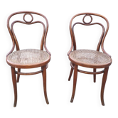 Pair of Thonet bistro chairs in bent wood no. 14
