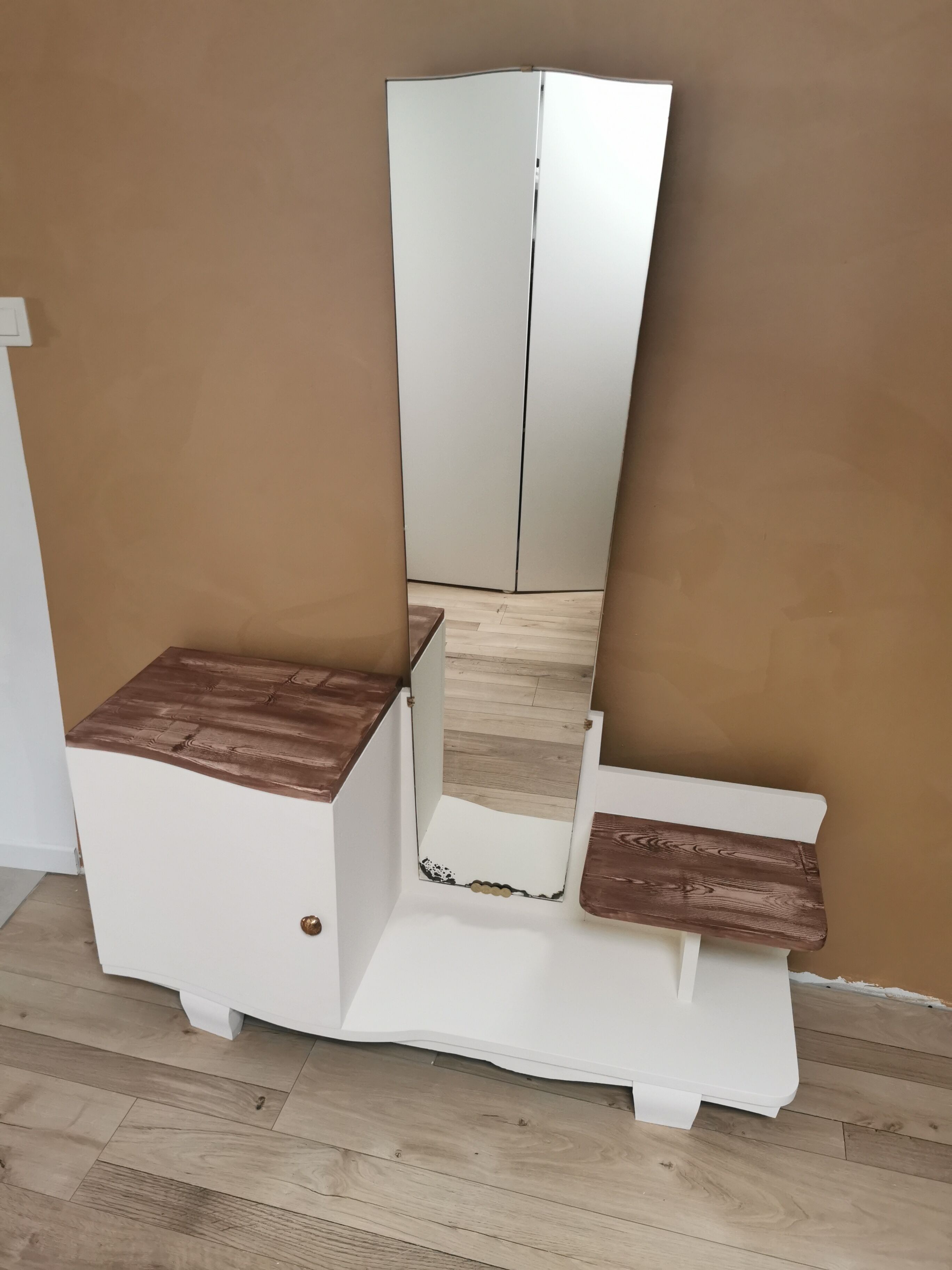 Ancienne coiffeuse art déco asymétrique