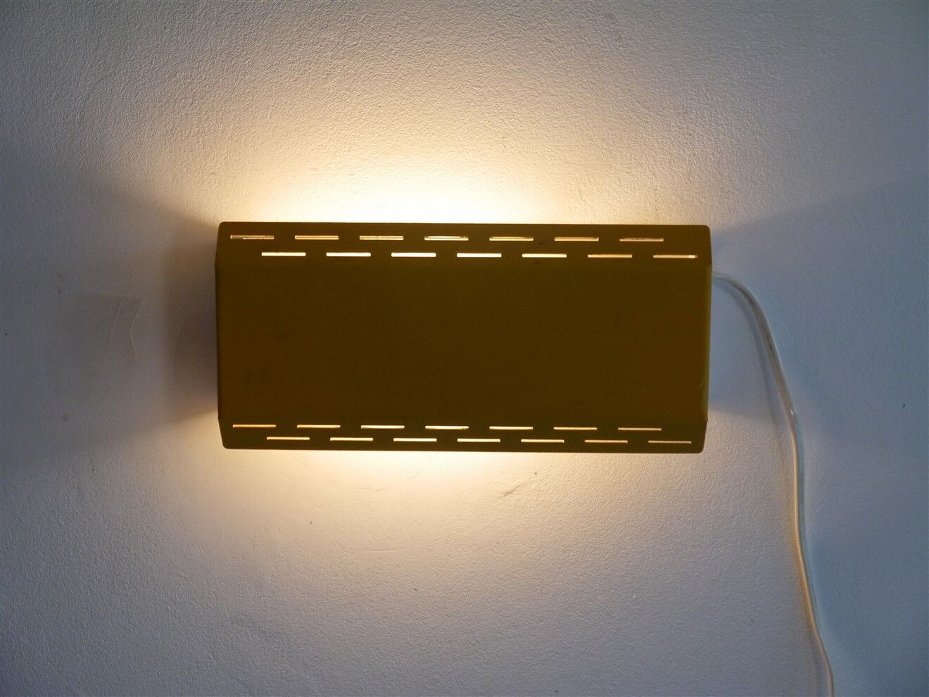 Vintage Scandinavian wall lamp 1970