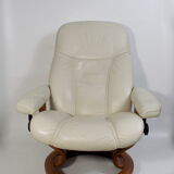 Stressless relaxation chair Consul (M) Classic in teak and ivory leather, Norway