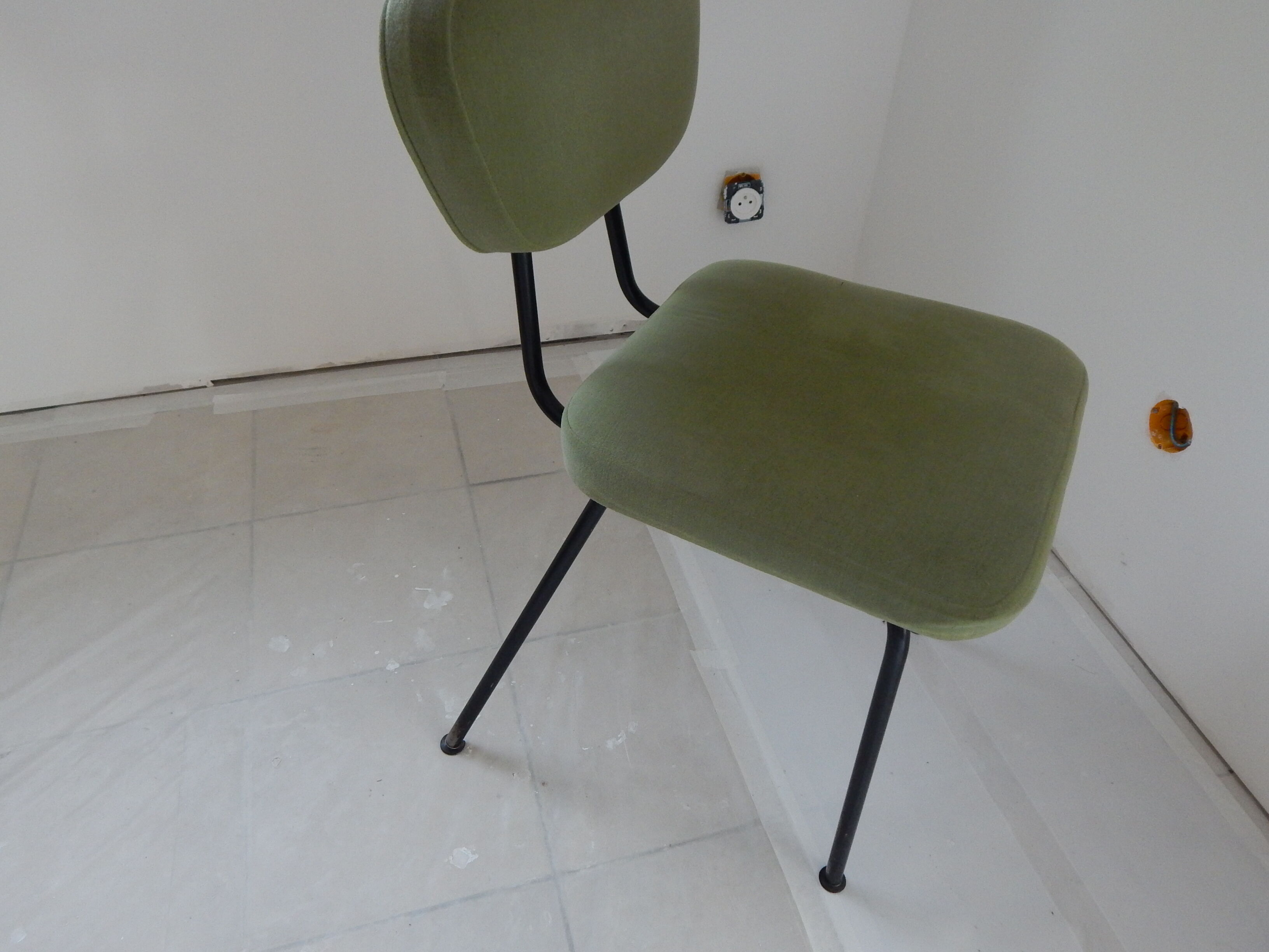 Paulin stone design chair by Dassas year 50/60