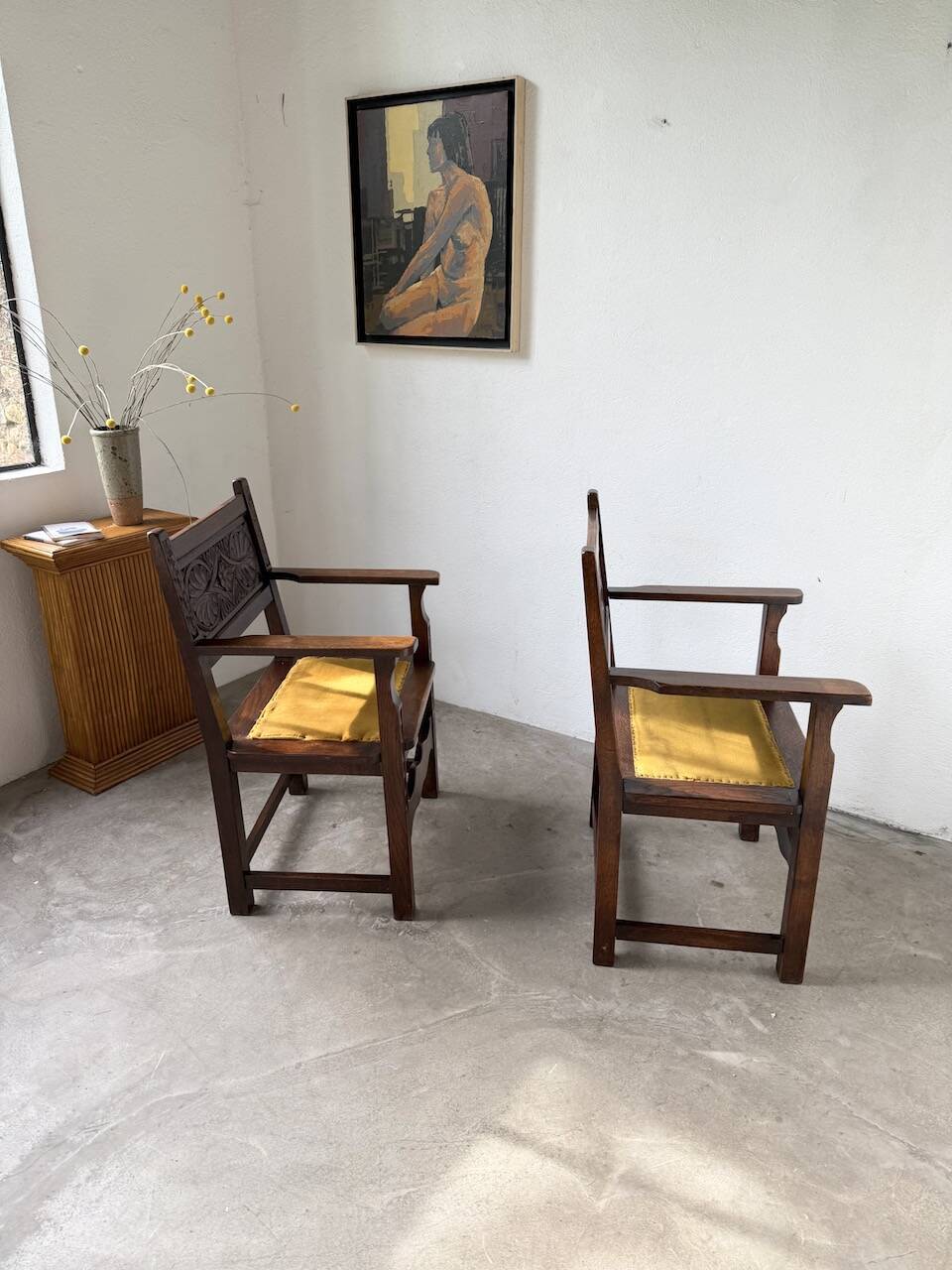 Paire de fauteuils style espagnol bois sculpté 1900