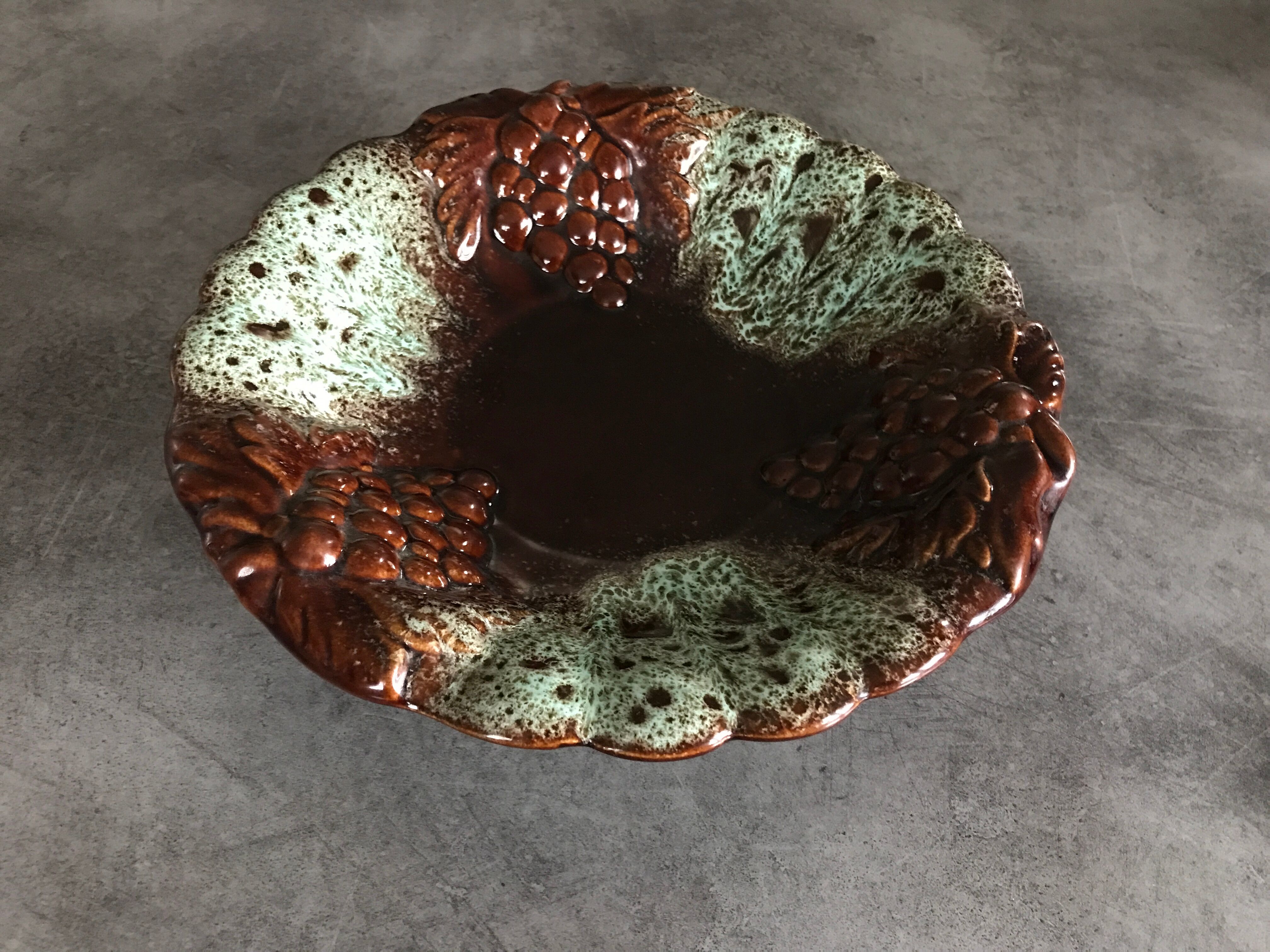 Fruit cup ceramic centerpiece decorated with bunch of grapes, numbered