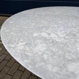 Original round dining table Knoll Tulip (152cm) Carrara