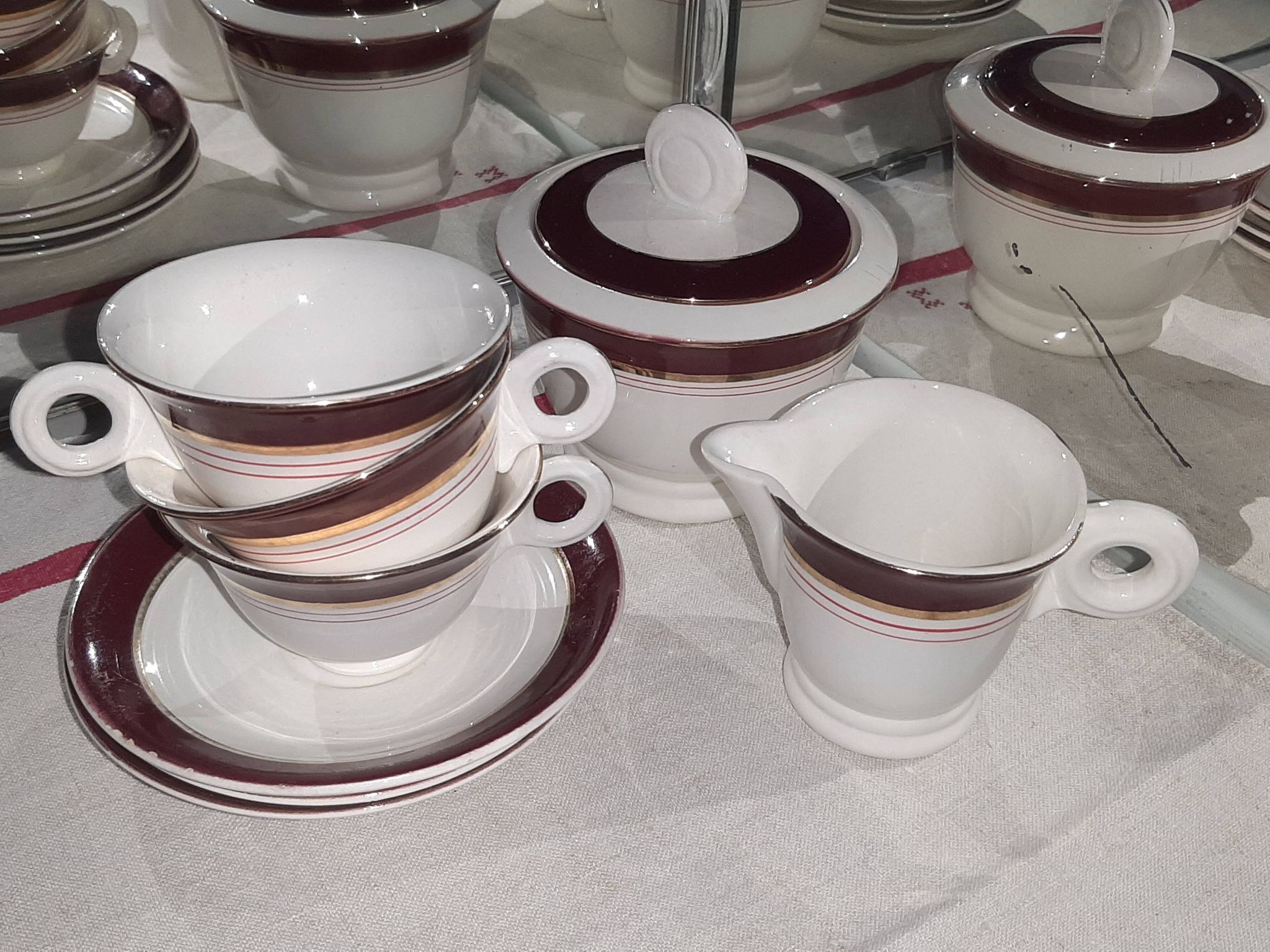 Vintage coffee service for 3 people in cream white with gold burgundy edging