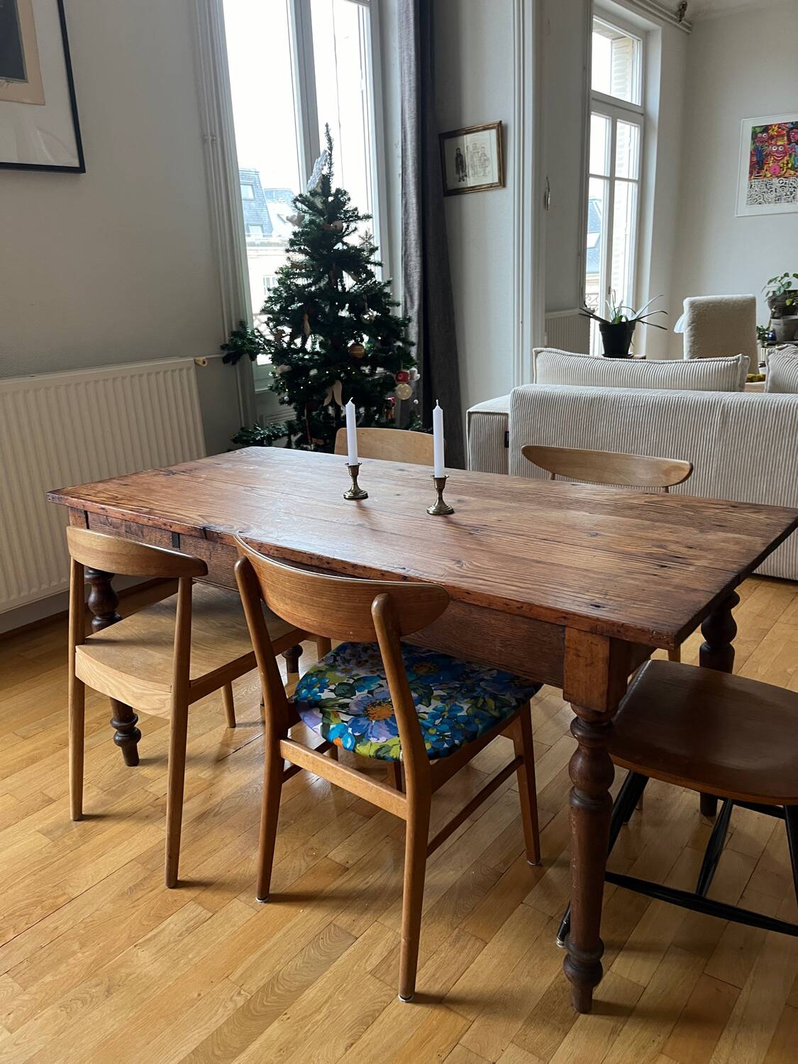 Pegged farm table