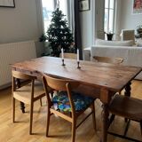 Pegged farm table