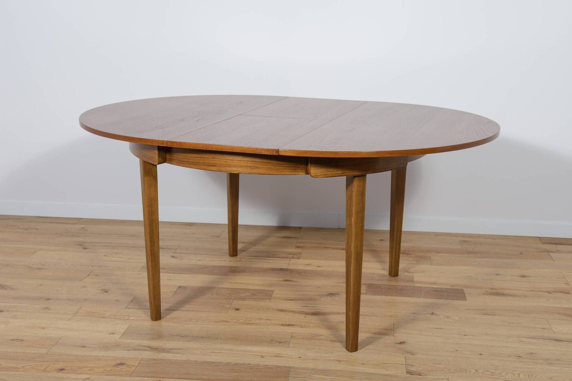 Mid-Century Round Extendable Dining Table and Chairs from McIntosh, 1960s, Set of 5