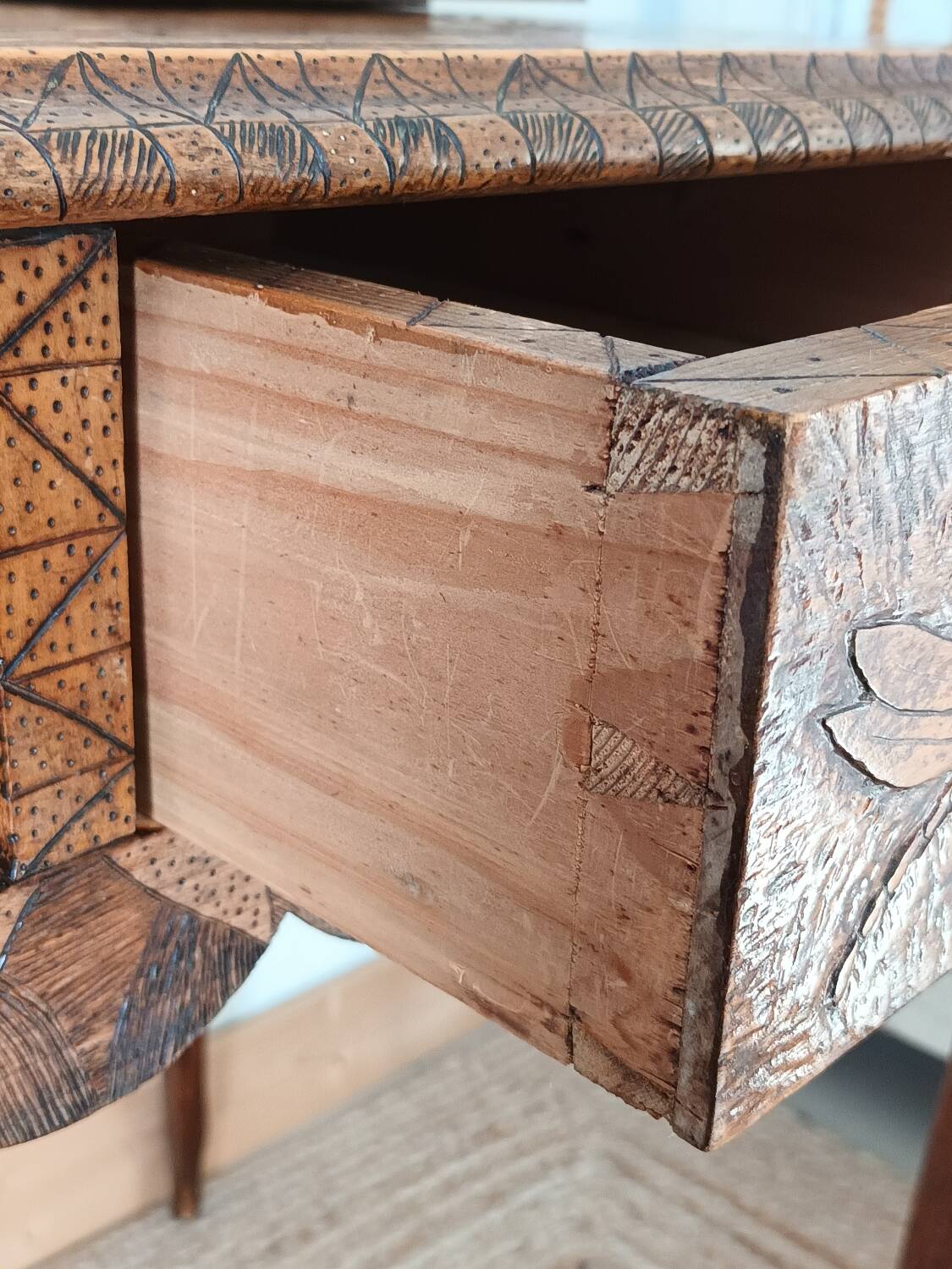 Secretary with carved shelves, early 20th century.