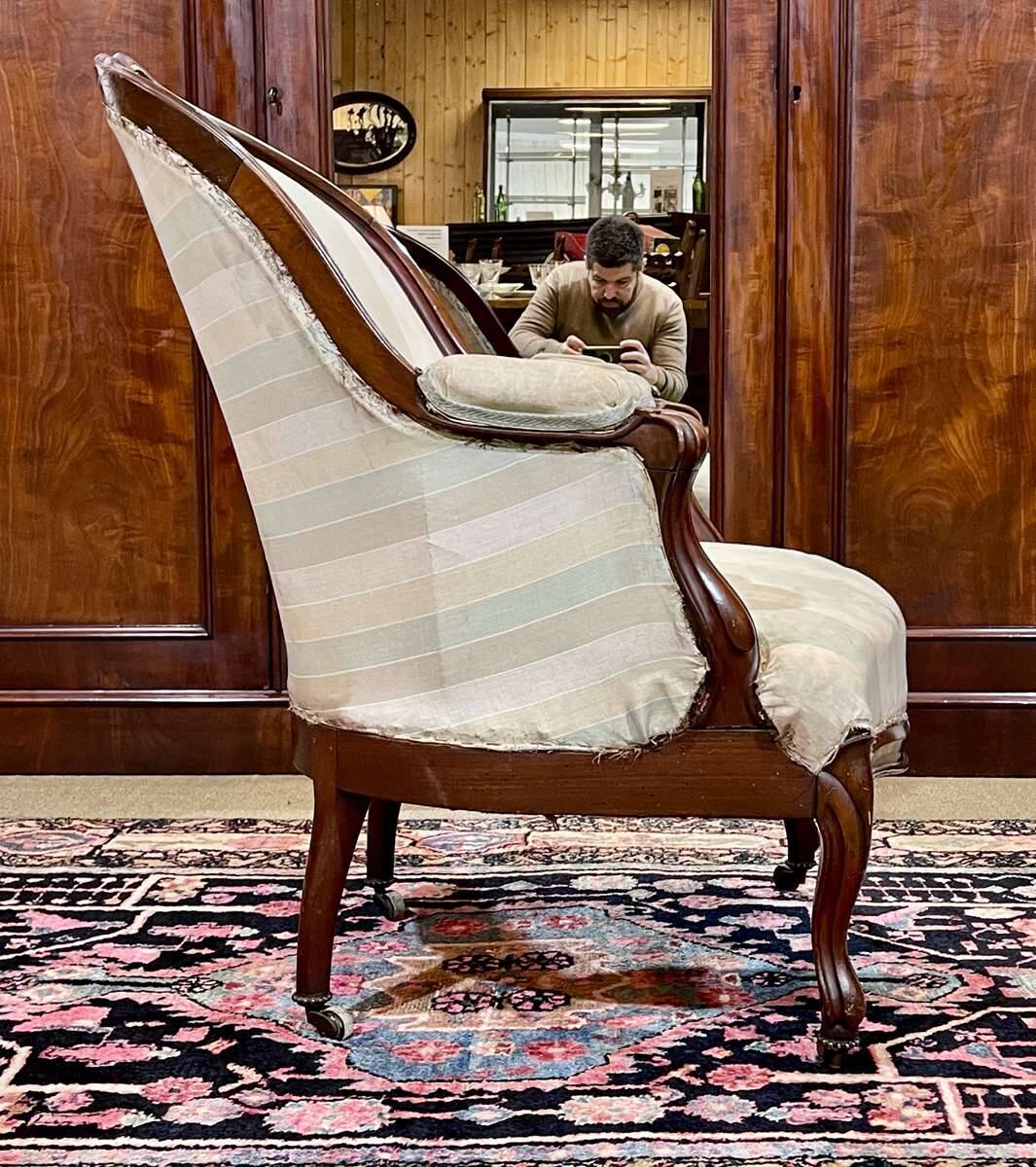 Napoleon III bergère in mahogany from the late 19th century to be reupholstered.