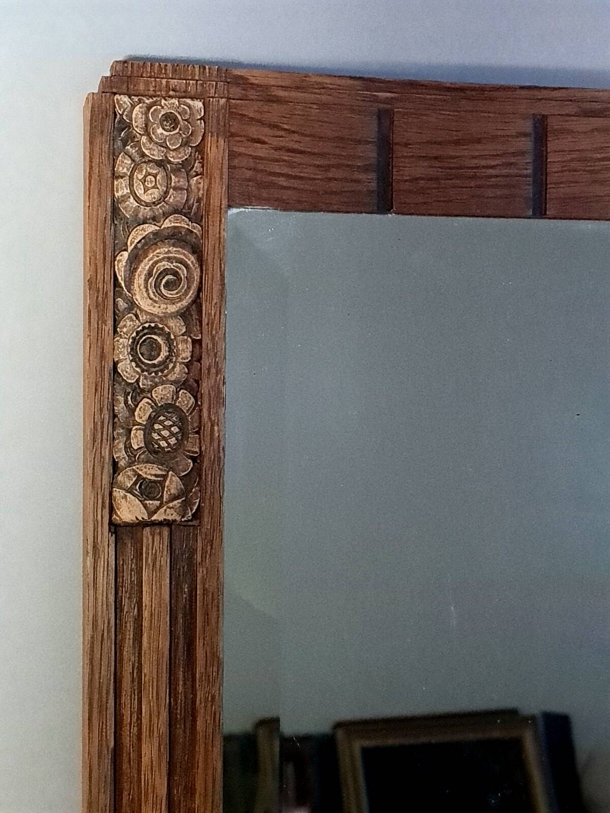 Miroir biseauté Art déco en chêne et stuc