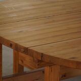 Large Danish mid-century modern dining table in pine, Tage Poulsen, 1970s.