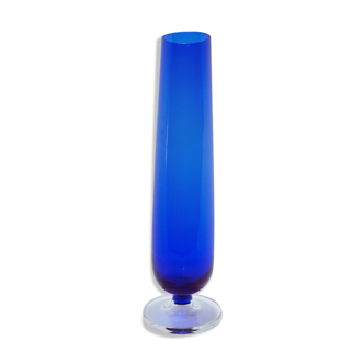 Vase en verre bleu scandinave